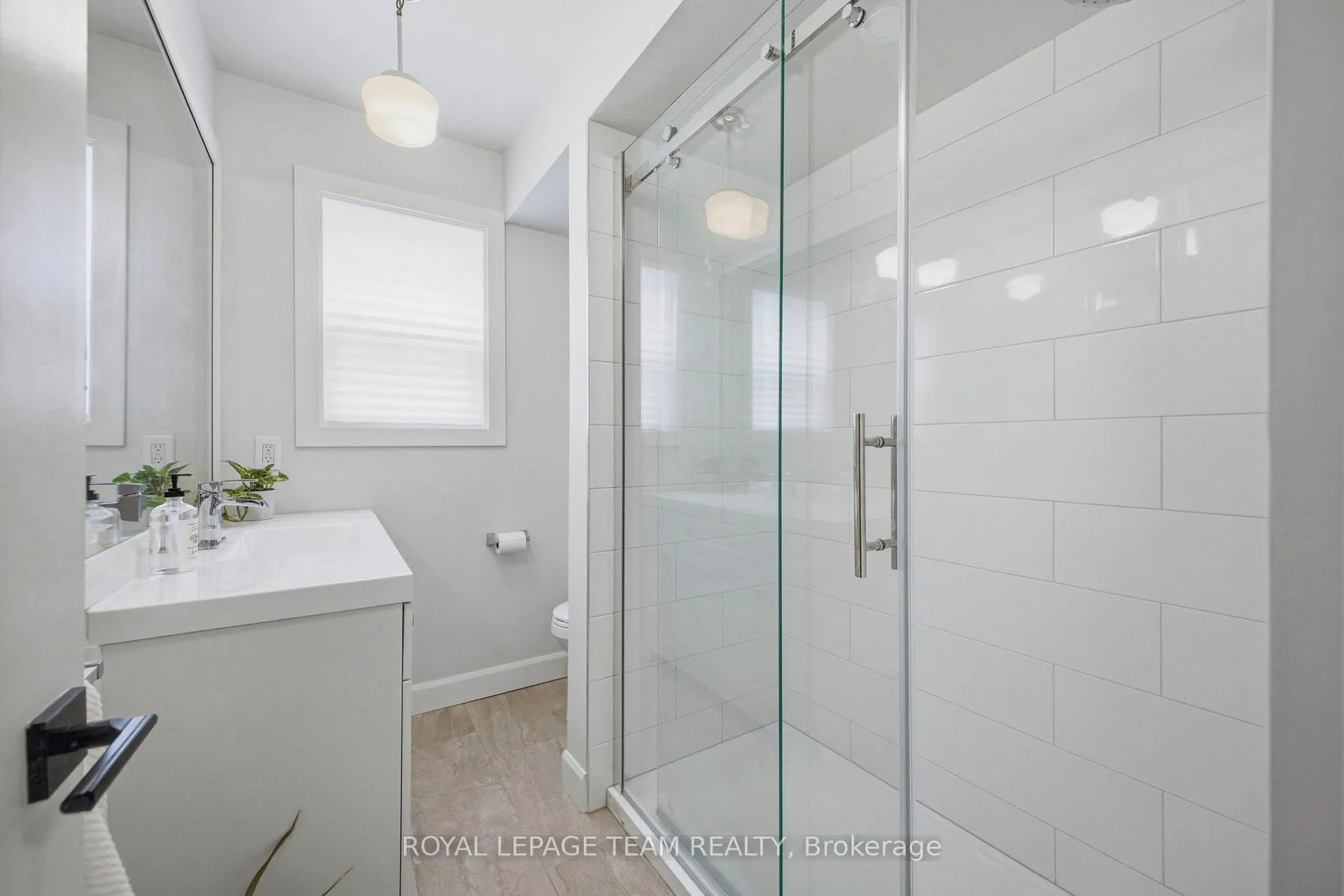 Photo 14 of 513 Windermere Avenue, Ottawa, McKellar/Highland — HOMEH