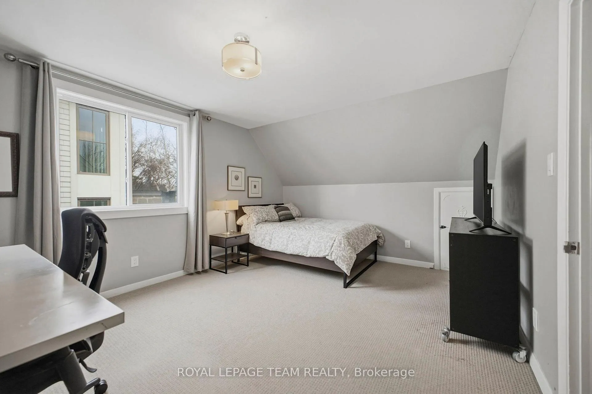 Photo 17 of 513 Windermere Avenue, Ottawa, McKellar/Highland — HOMEH