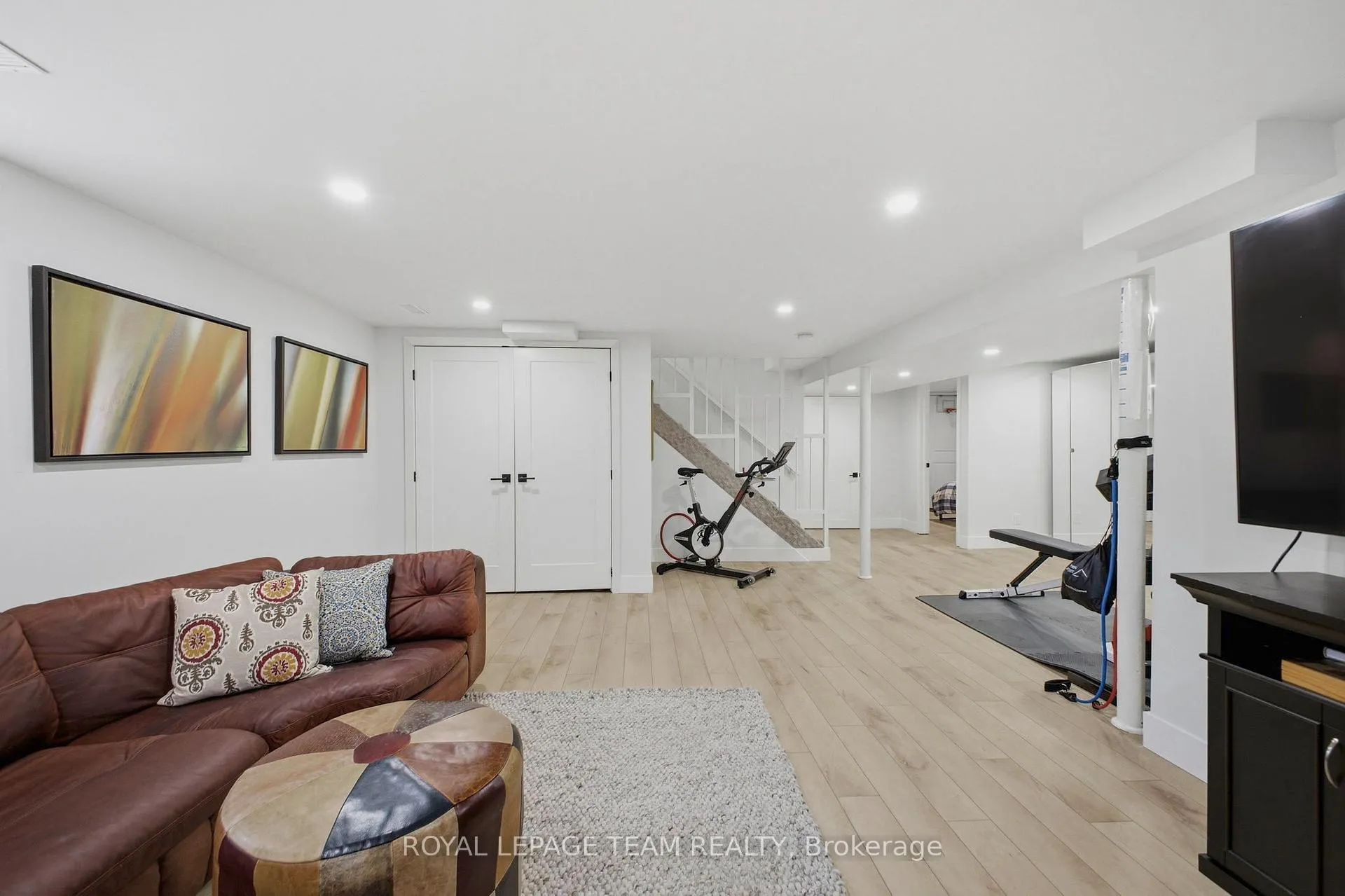 Photo 23 of 513 Windermere Avenue, Ottawa, McKellar/Highland — HOMEH