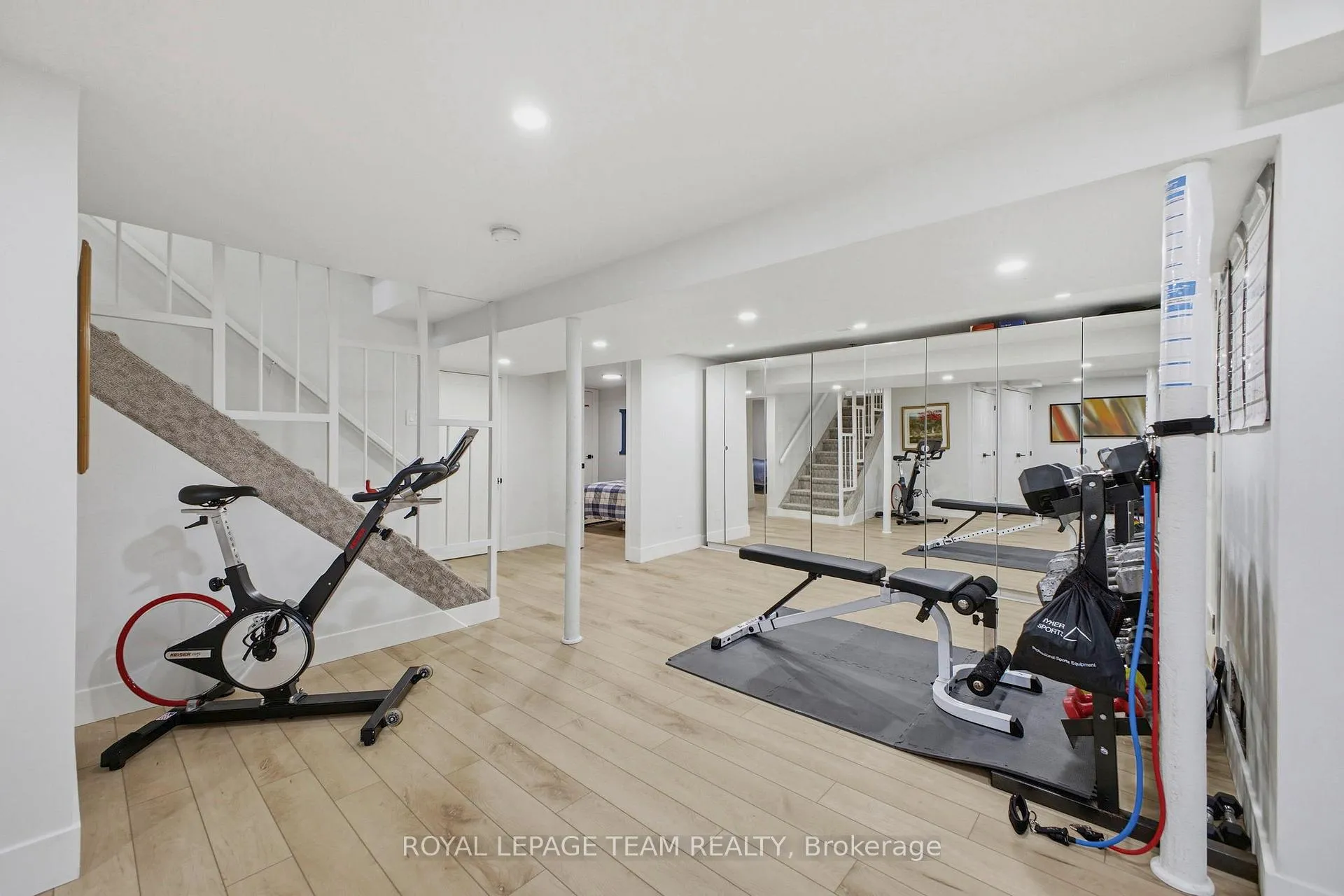 Photo 24 of 513 Windermere Avenue, Ottawa, McKellar/Highland — HOMEH