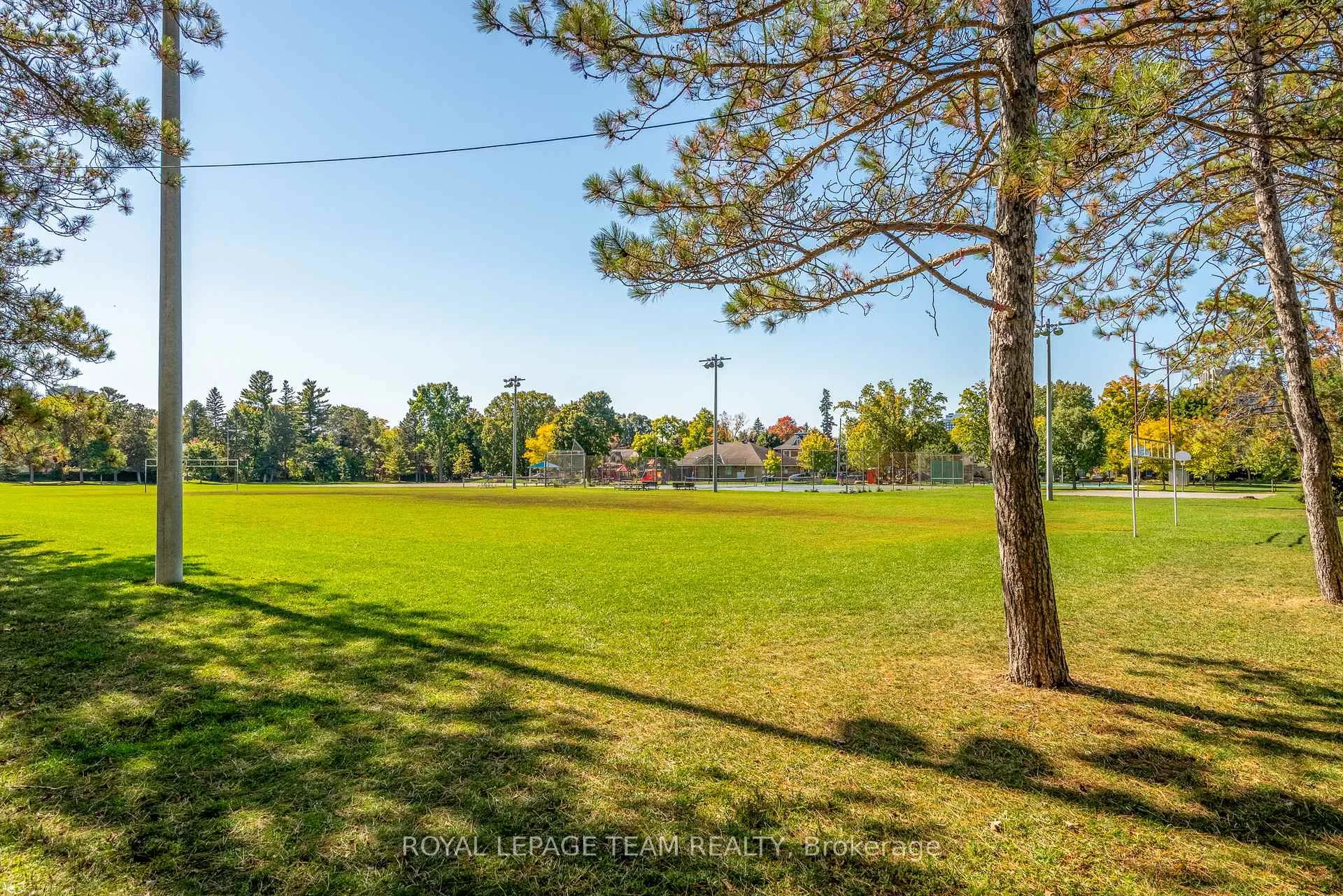 Photo 36 of 513 Windermere Avenue, Ottawa, McKellar/Highland — HOMEH