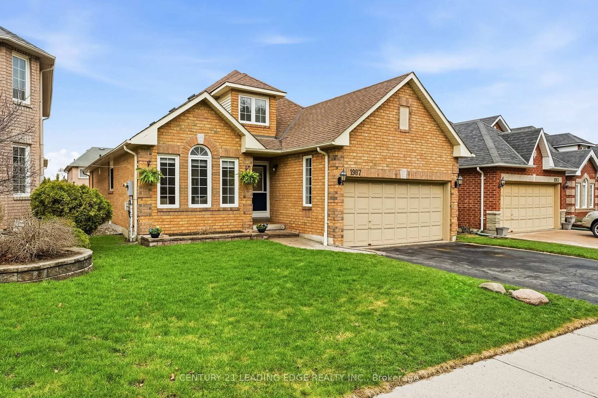 Photo 1 of 1987 Rosebank Road, Pickering, Amberlea — HOMEH