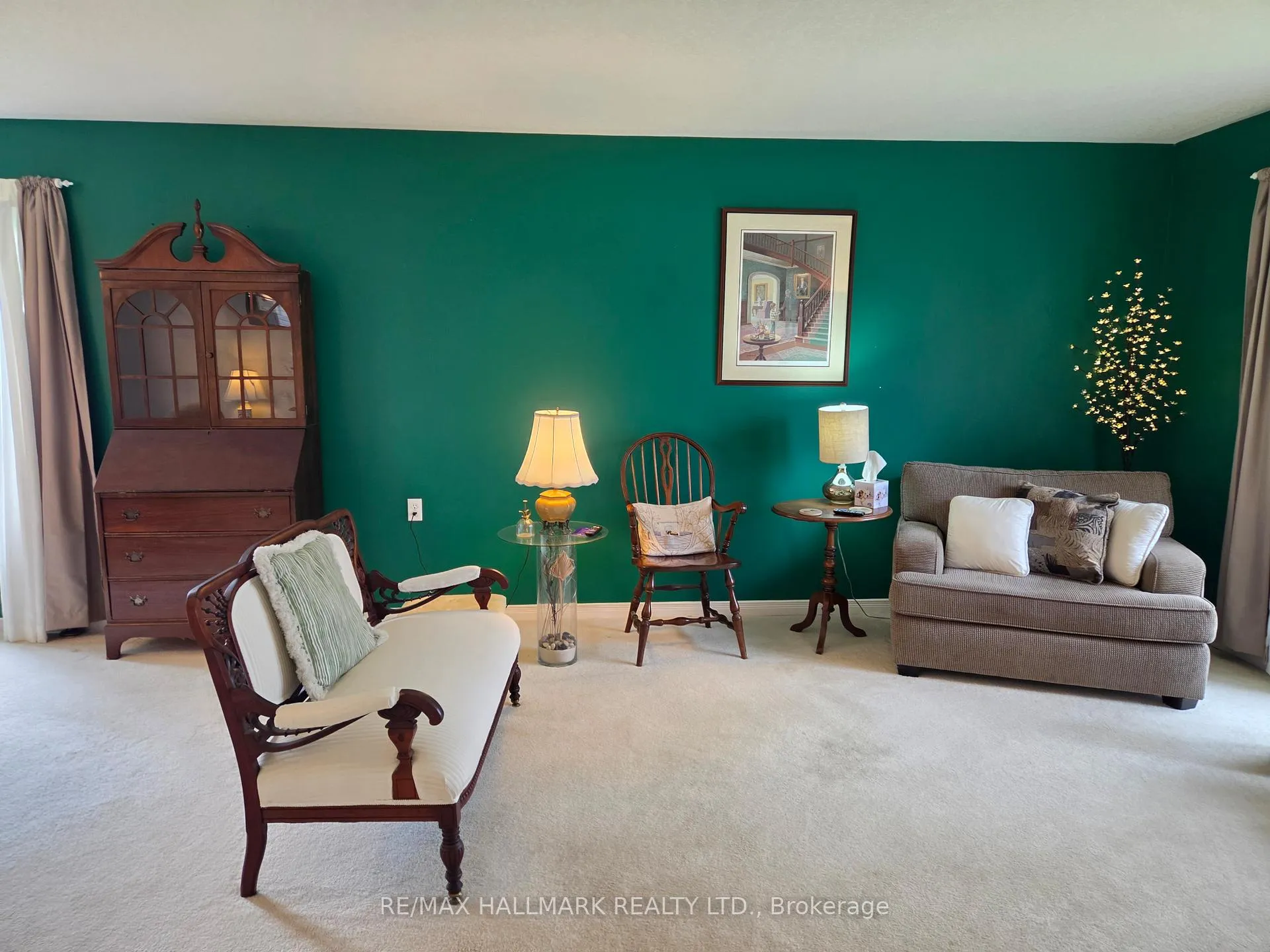 Photo 7 of 8 Greenfield Place, Wilmot — HOMEH