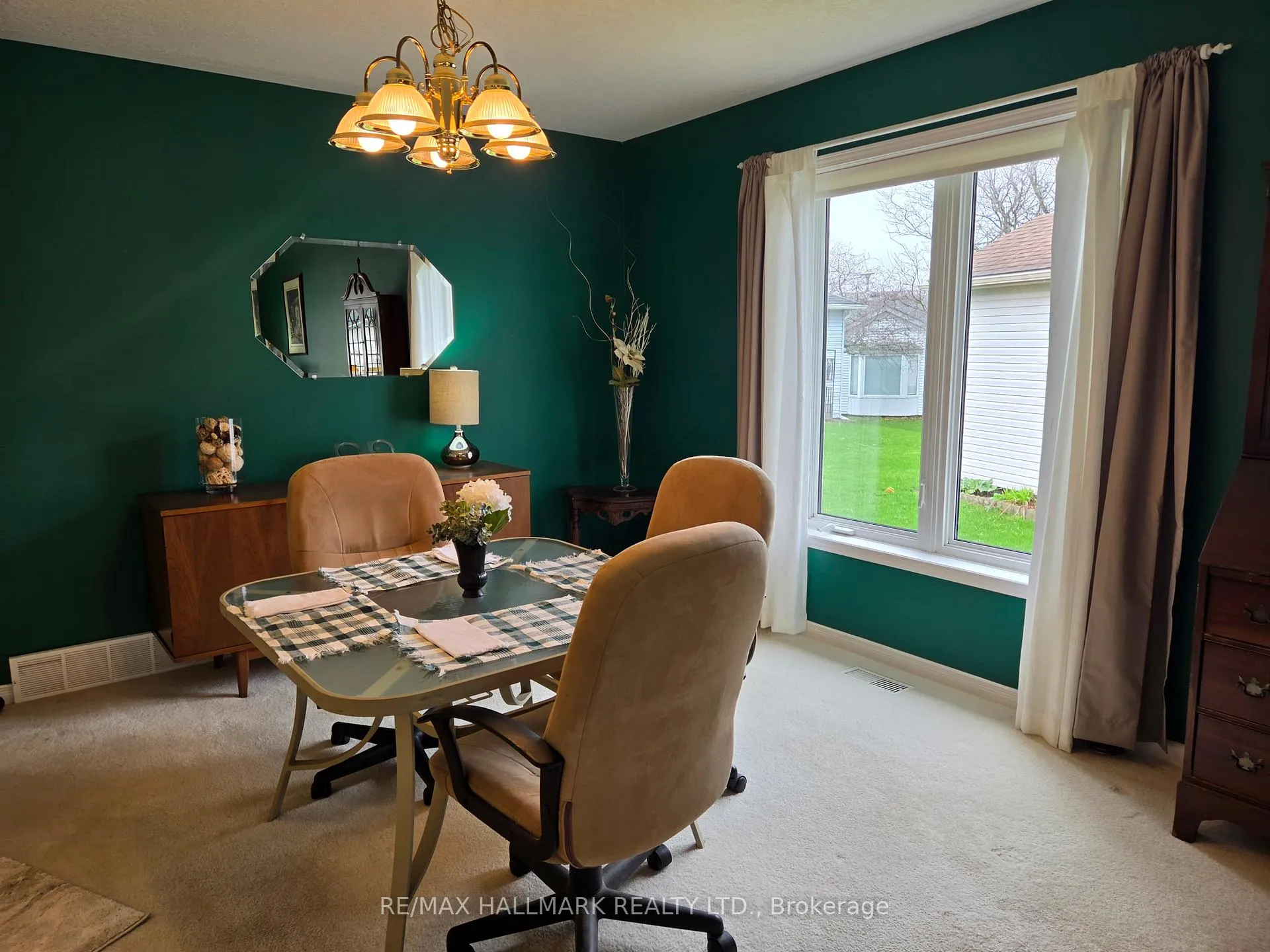 Photo 8 of 8 Greenfield Place, Wilmot — HOMEH