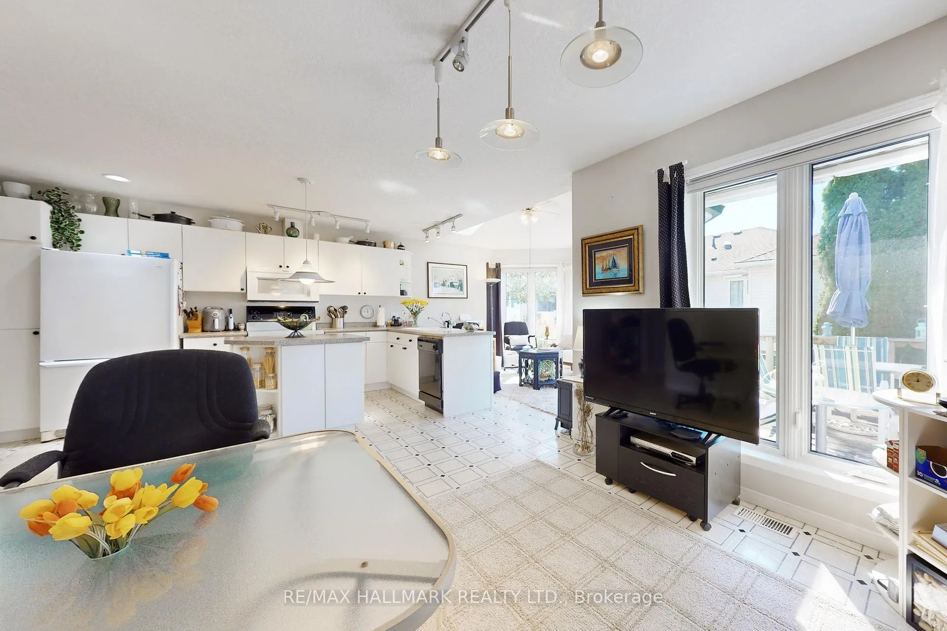 Photo 10 of 8 Greenfield Place, Wilmot — HOMEH