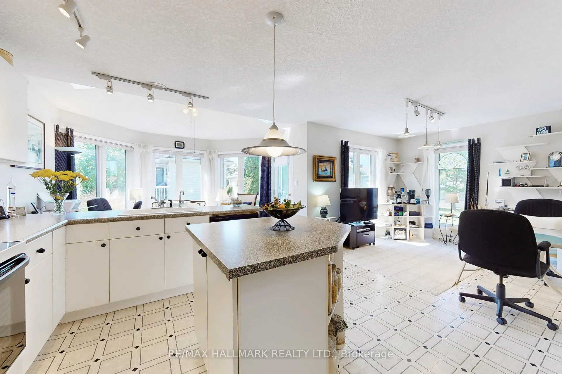 Photo 12 of 8 Greenfield Place, Wilmot — HOMEH