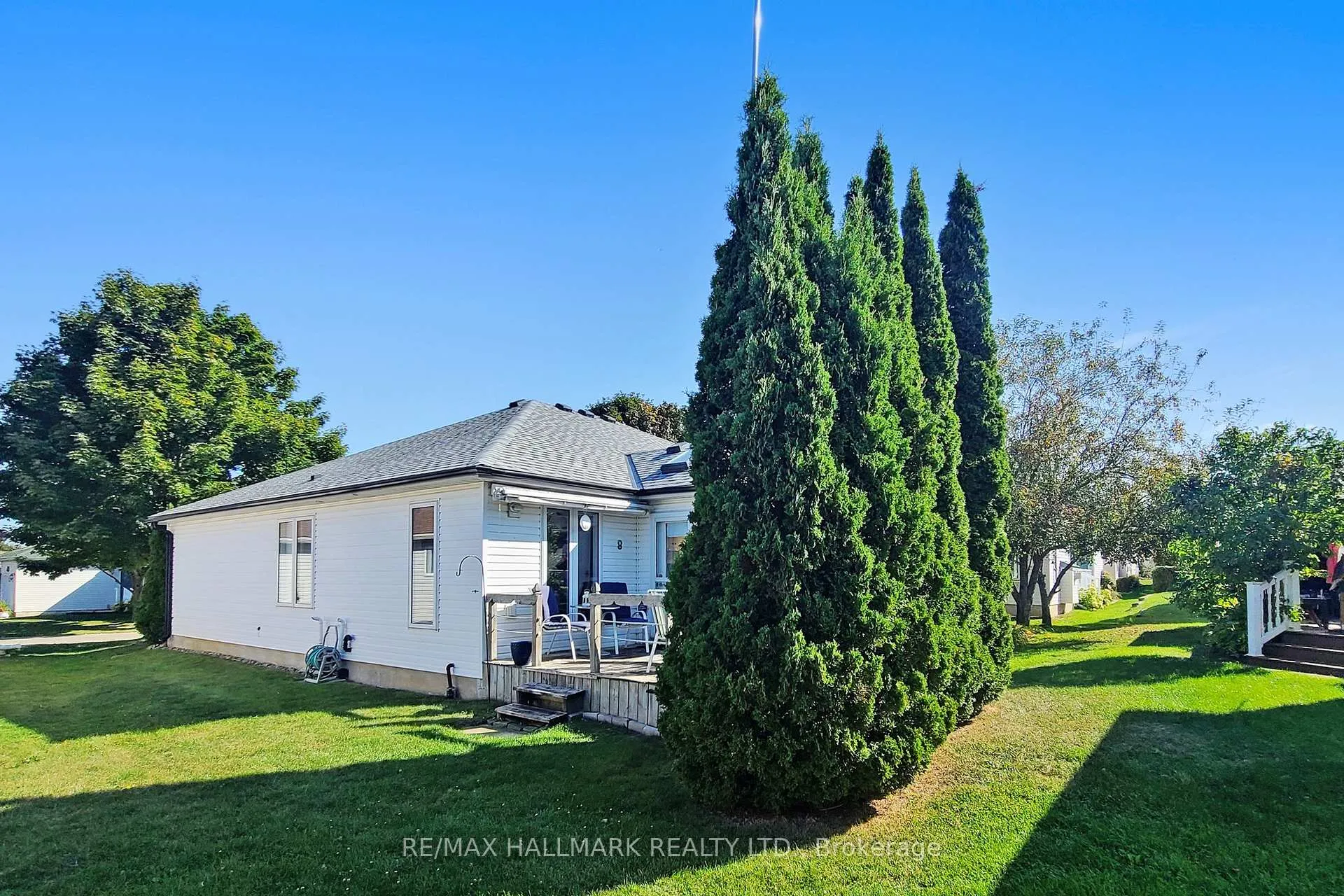 Photo 32 of 8 Greenfield Place, Wilmot — HOMEH
