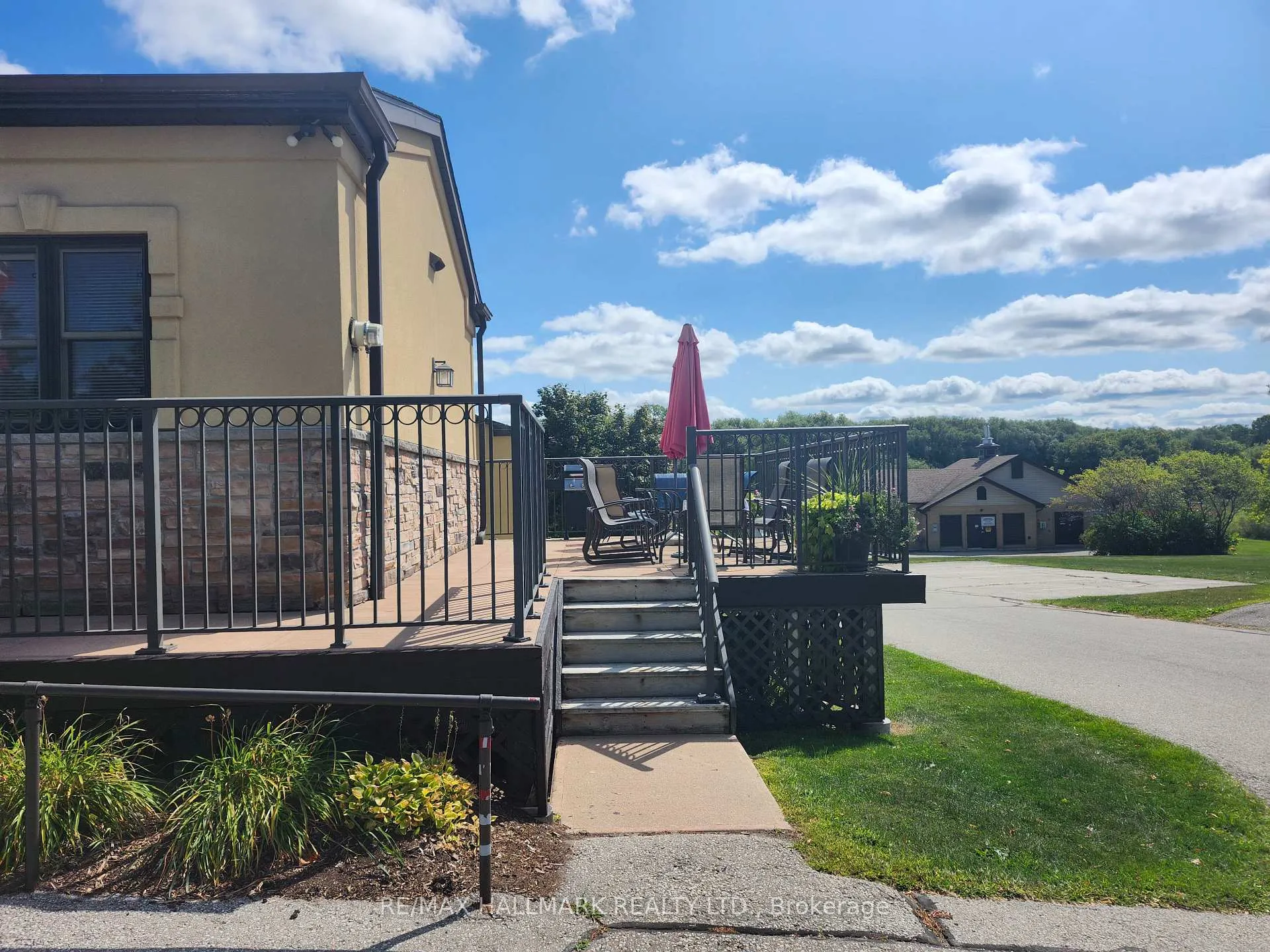Photo 38 of 8 Greenfield Place, Wilmot — HOMEH