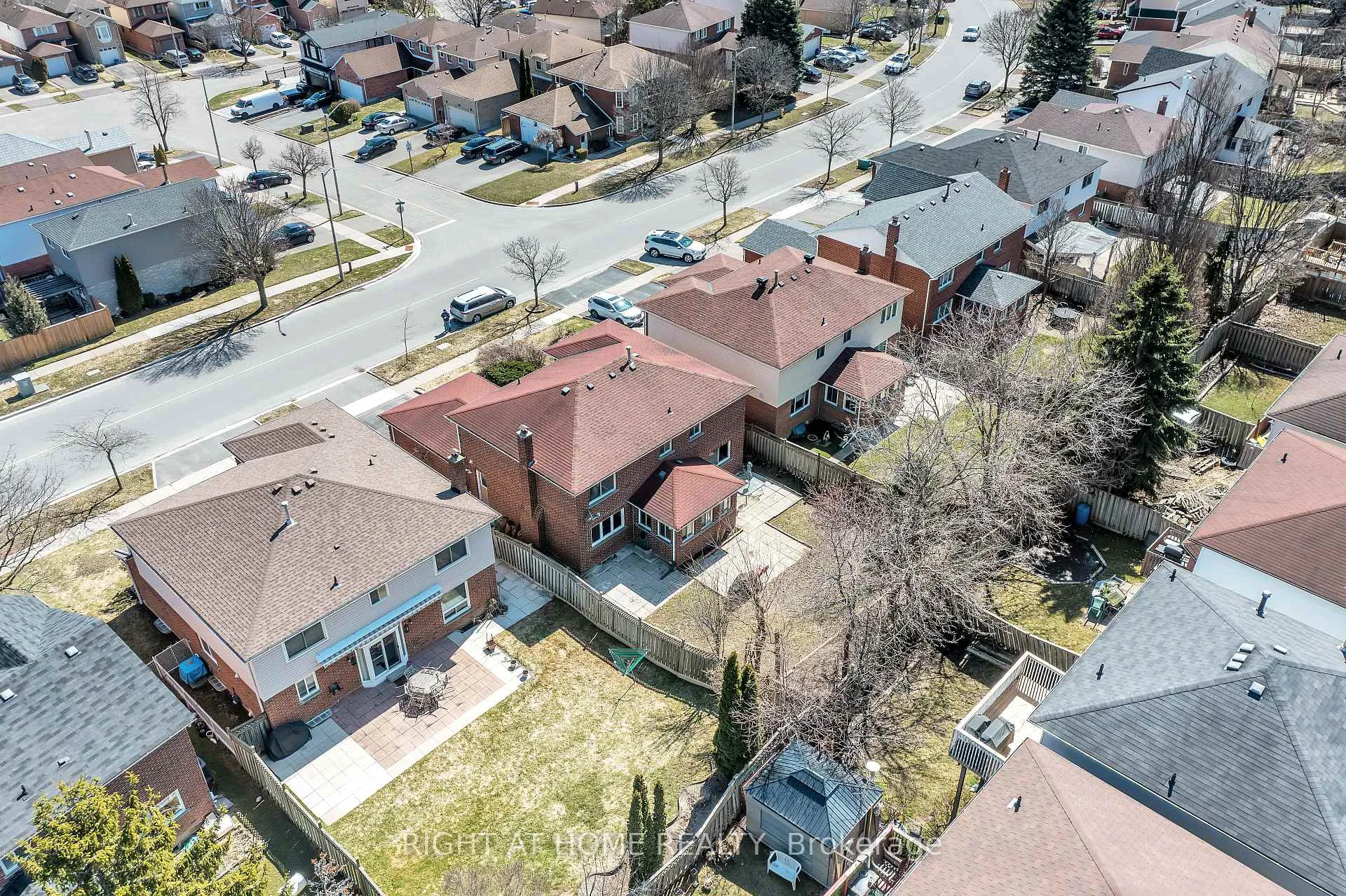 Photo 2 of 1657 Dellbrook Avenue, Pickering, Brock Ridge — HOMEH