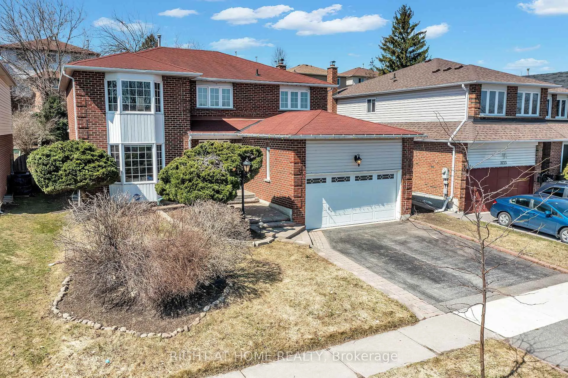 Photo 3 of 1657 Dellbrook Avenue, Pickering, Brock Ridge — HOMEH
