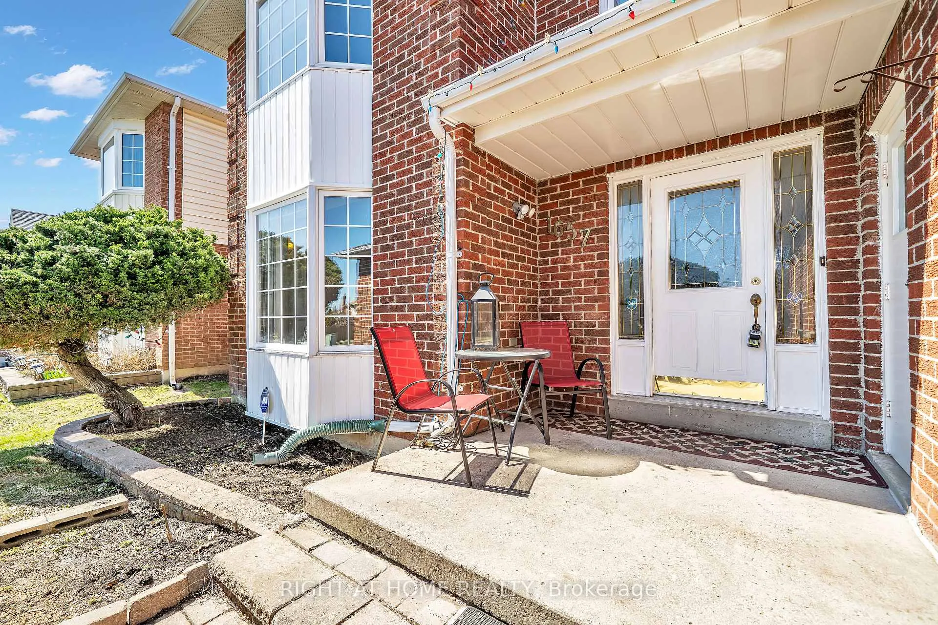 Photo 5 of 1657 Dellbrook Avenue, Pickering, Brock Ridge — HOMEH