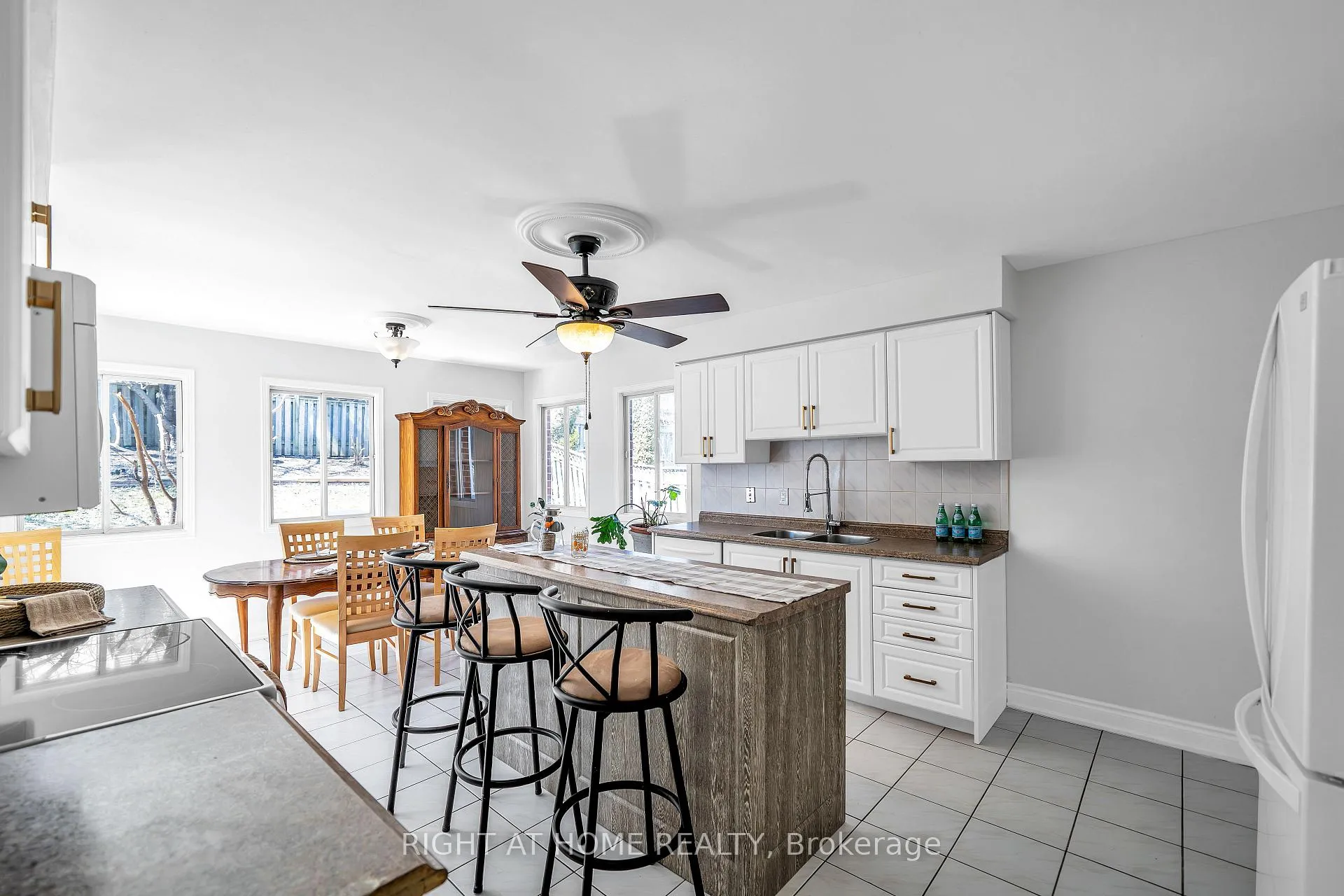 Photo 13 of 1657 Dellbrook Avenue, Pickering, Brock Ridge — HOMEH
