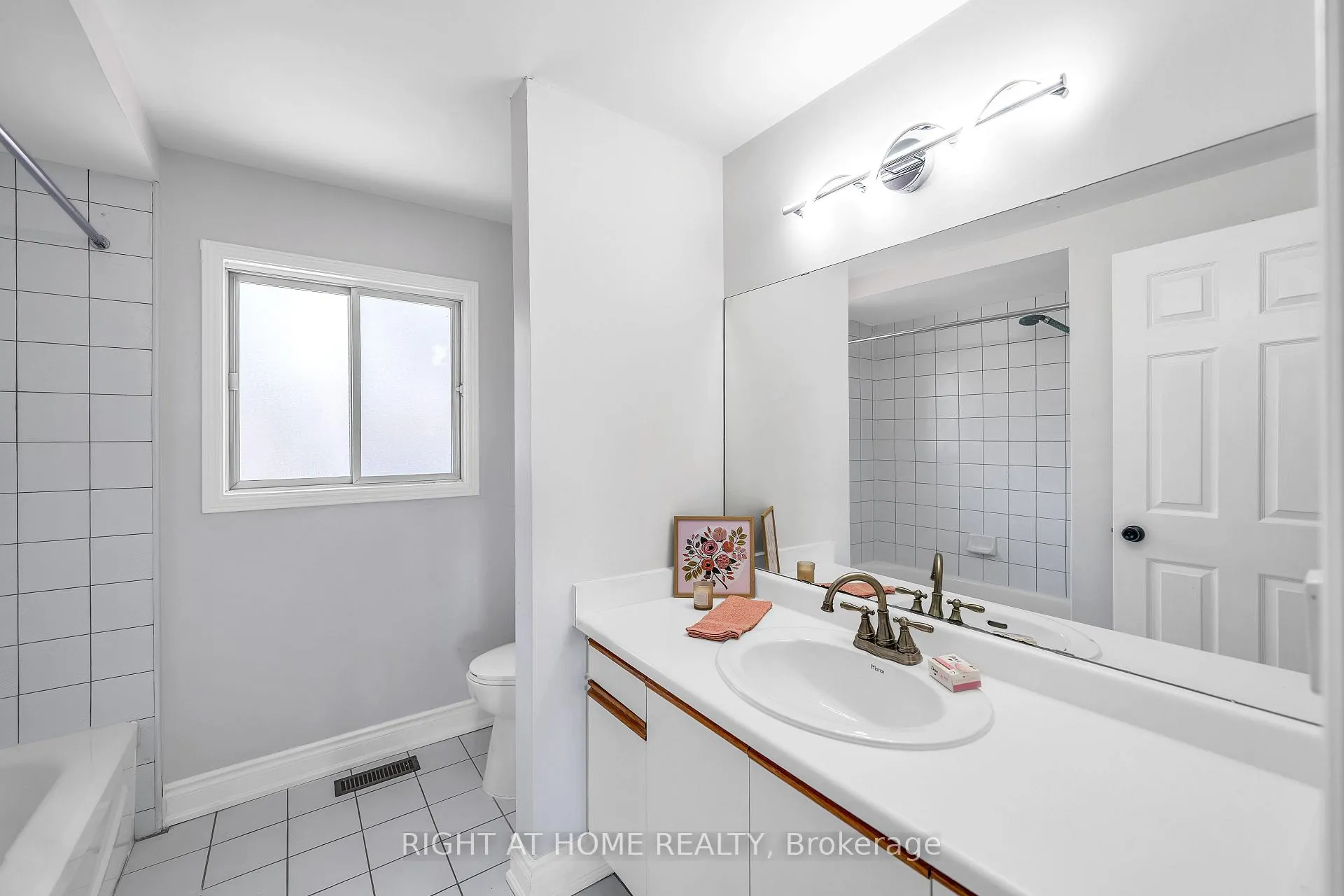 Photo 24 of 1657 Dellbrook Avenue, Pickering, Brock Ridge — HOMEH