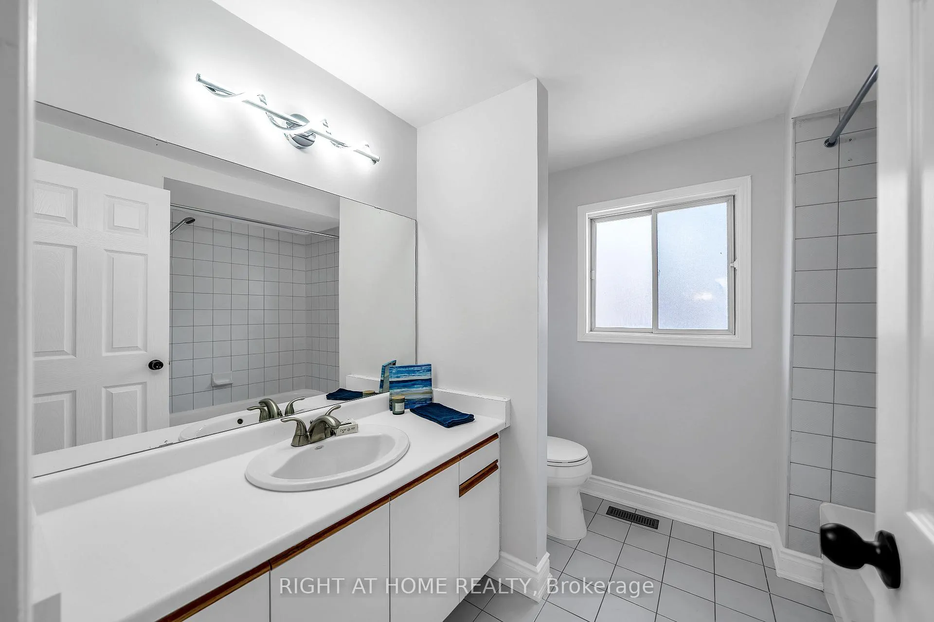 Photo 31 of 1657 Dellbrook Avenue, Pickering, Brock Ridge — HOMEH