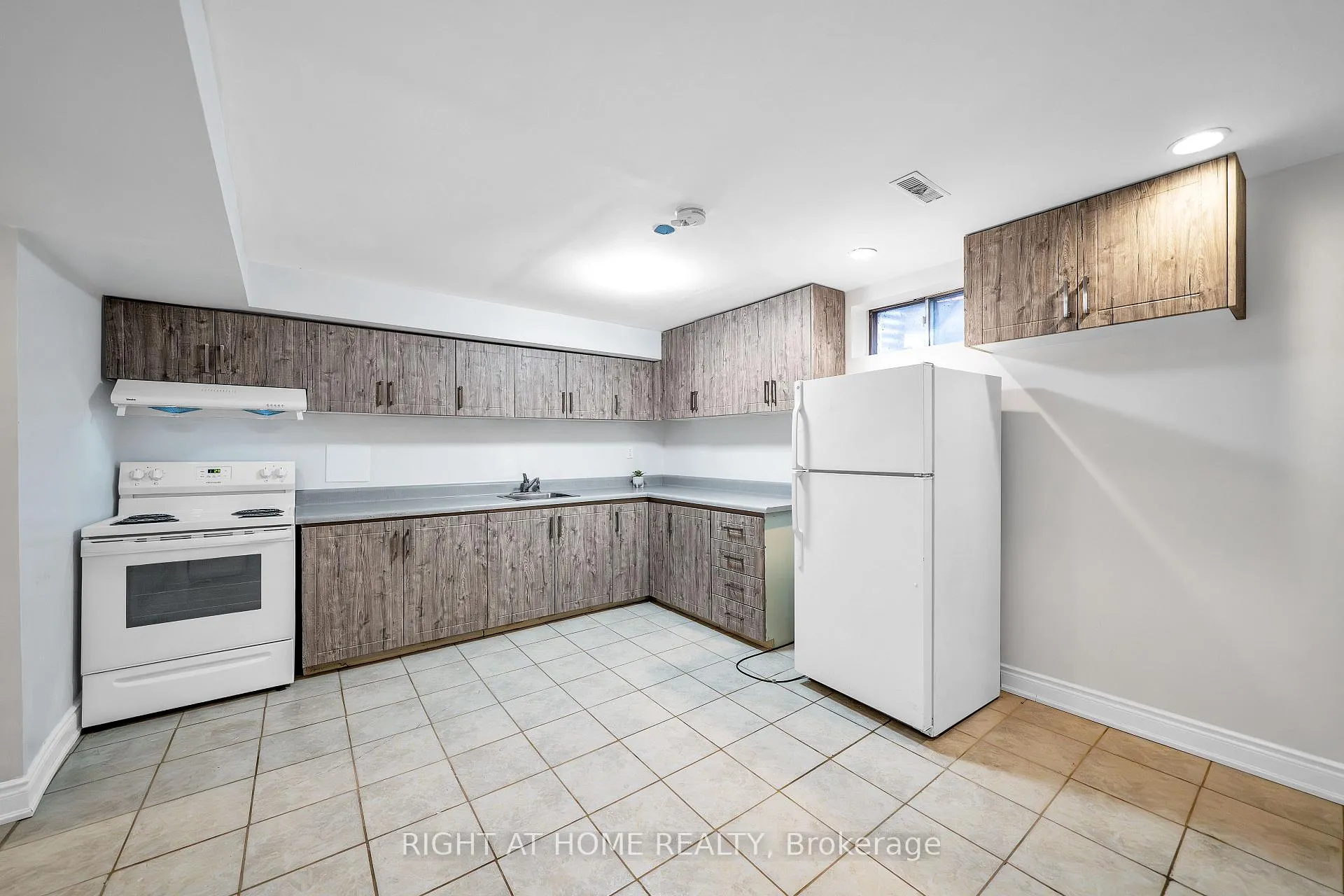 Photo 38 of 1657 Dellbrook Avenue, Pickering, Brock Ridge — HOMEH