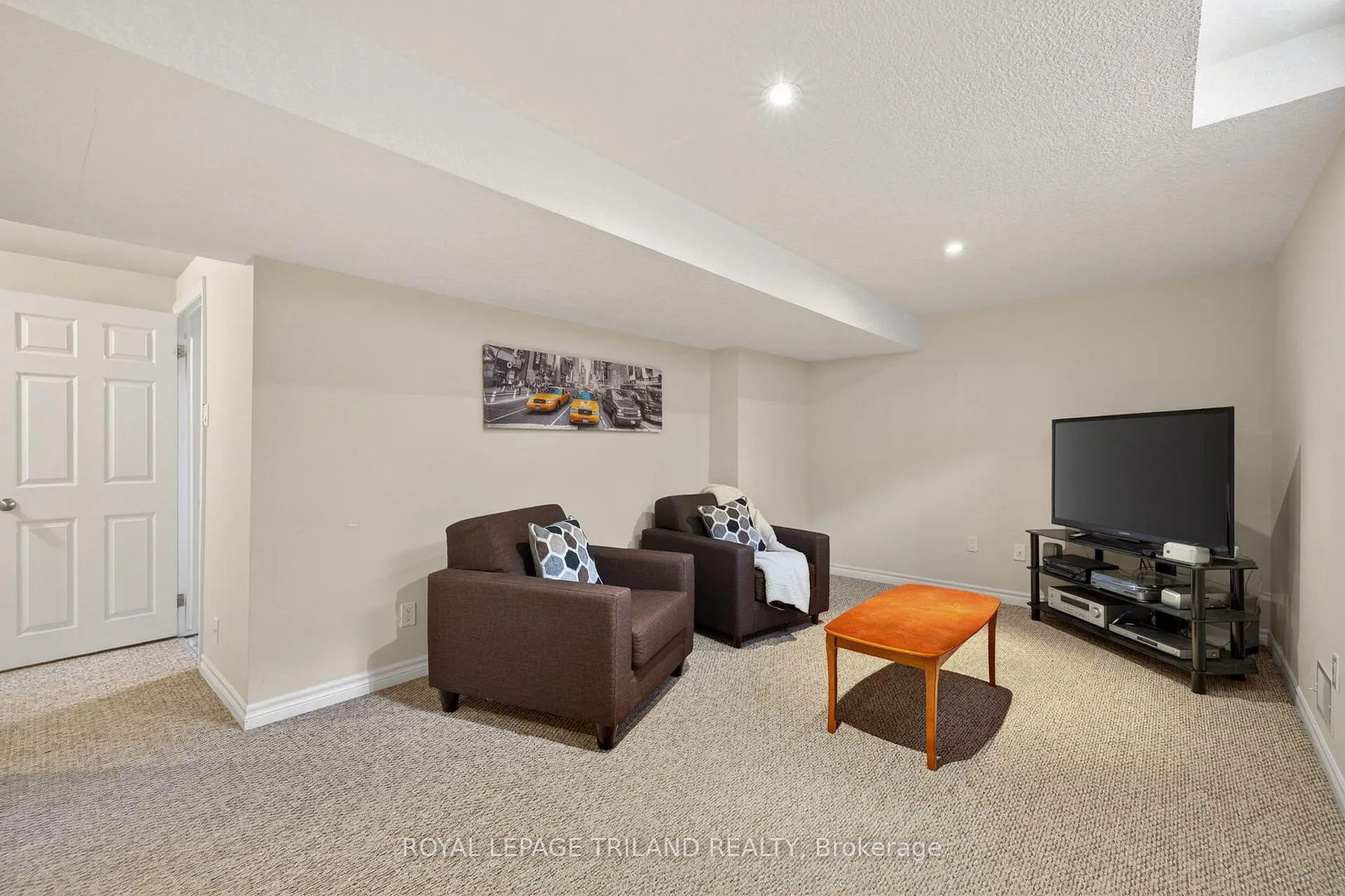 Photo 24 of 188 Clara Crescent, London, South X — HOMEH