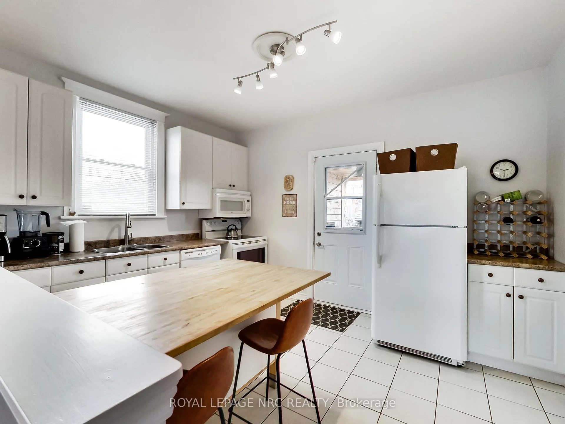 Photo 11 of 77 Tisdale Street N, Hamilton, Landsdale — HOMEH