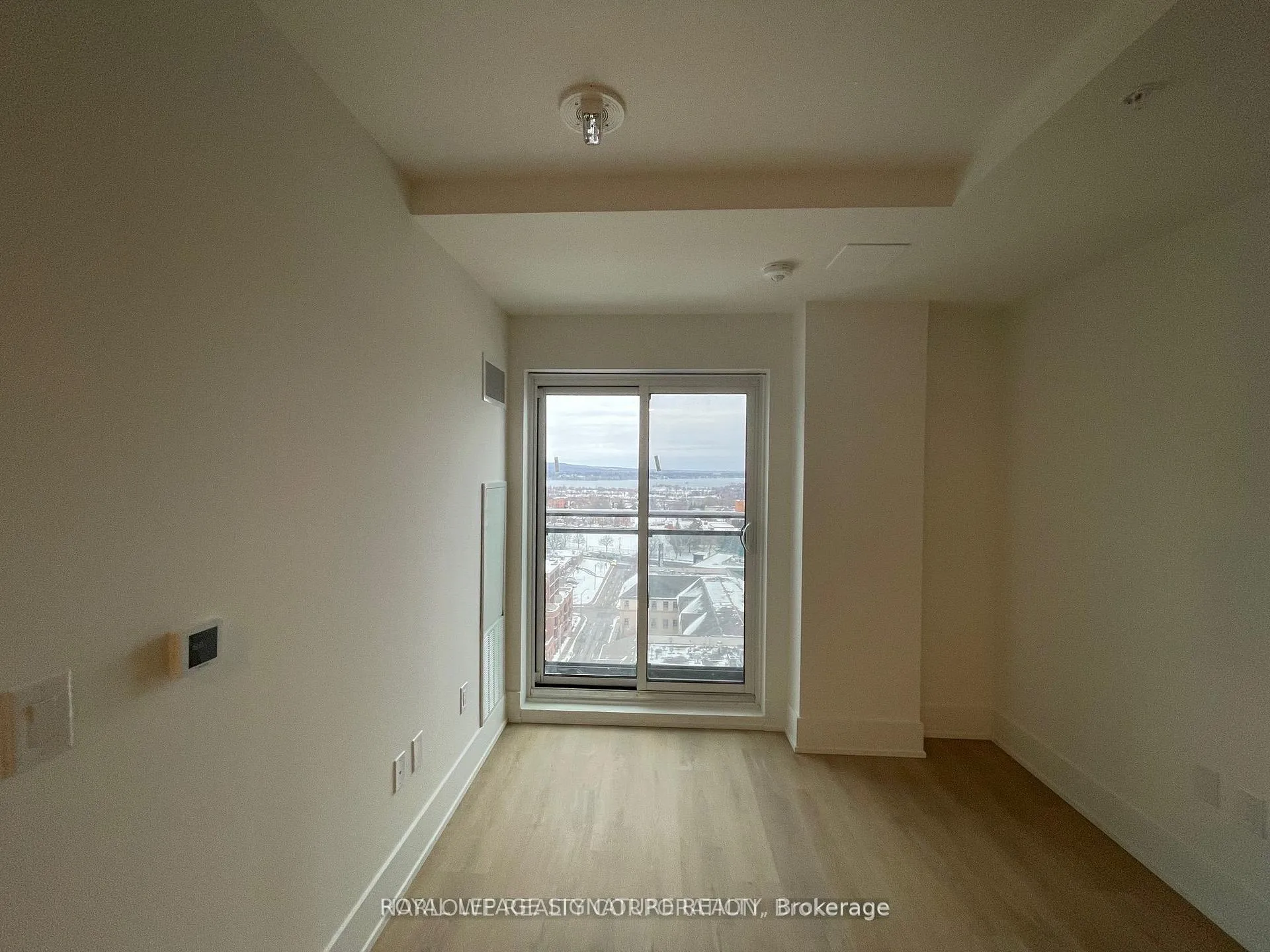 Photo 3 of Unit 1306, 206 King Street W, Hamilton, Central — HOMEH