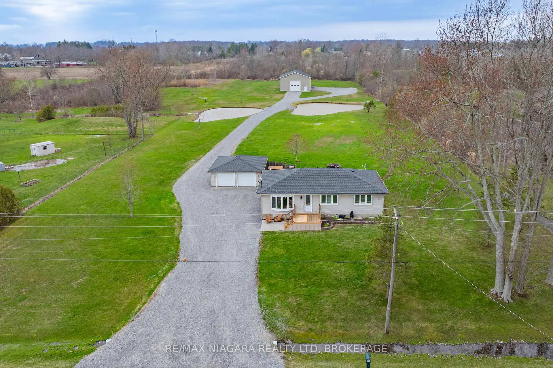 Photo 3 of 566 Holloway Bay Road, Port Colborne, Sherkston — HOMEH