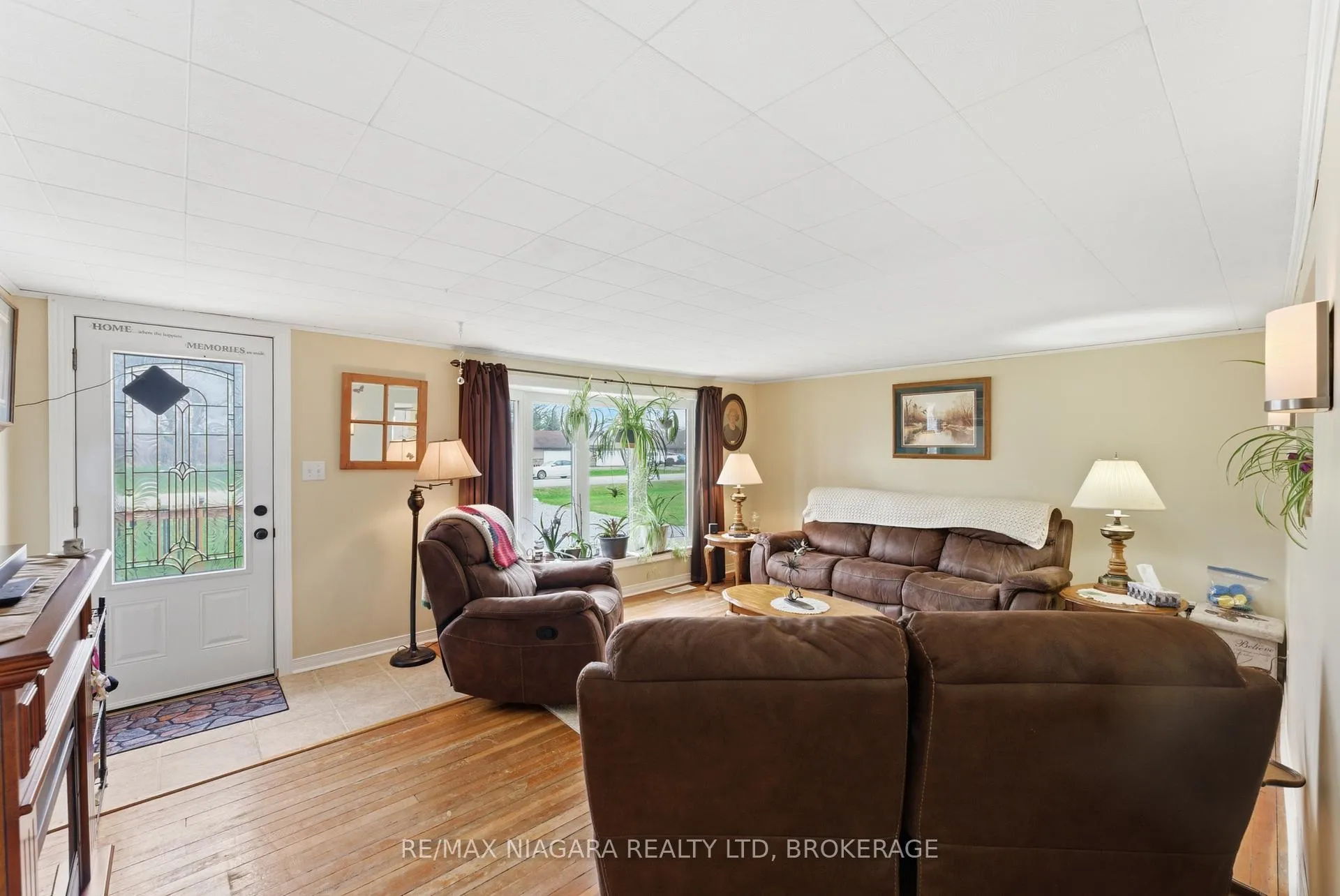 Photo 8 of 566 Holloway Bay Road, Port Colborne, Sherkston — HOMEH