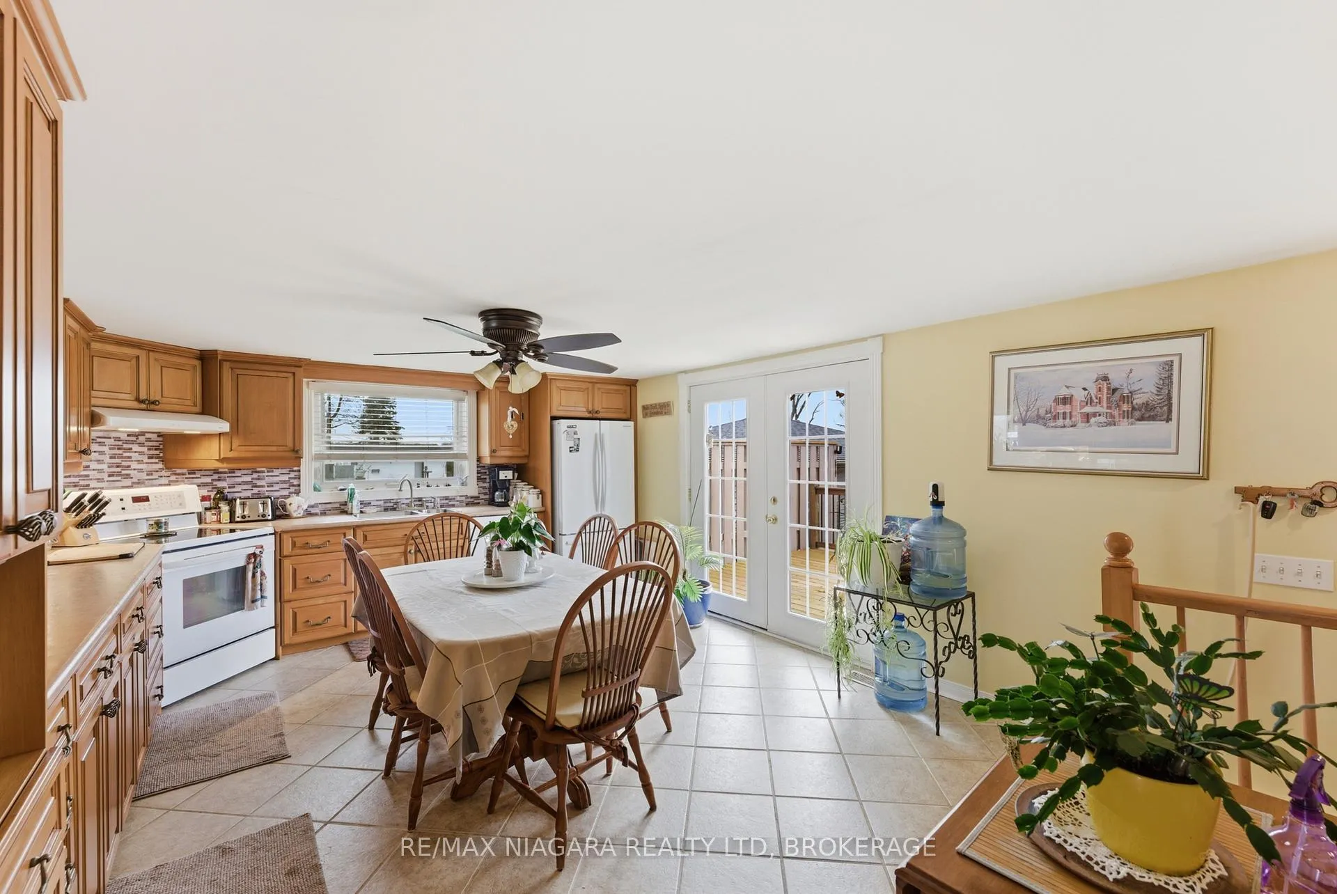 Photo 12 of 566 Holloway Bay Road, Port Colborne, Sherkston — HOMEH
