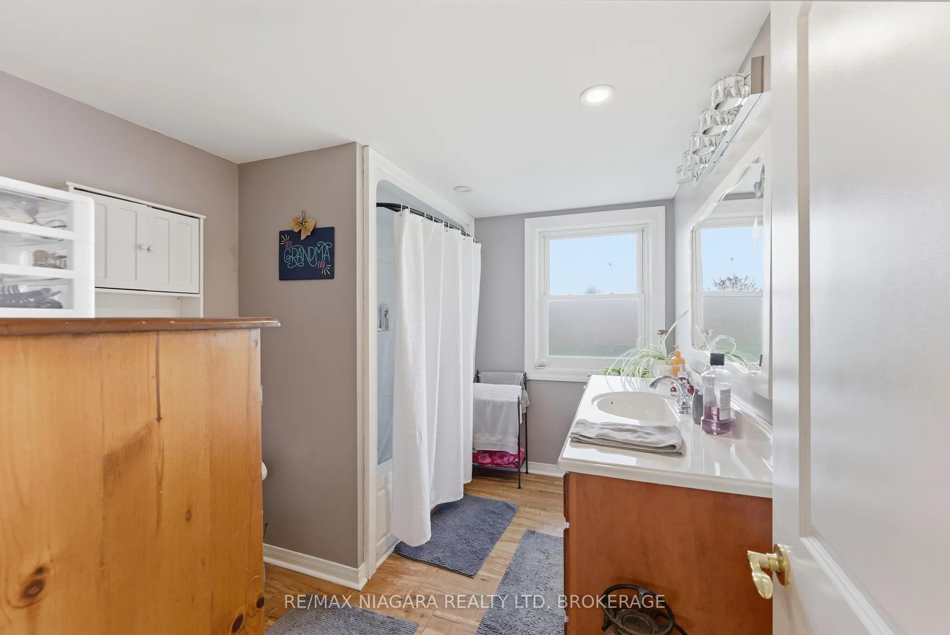 Photo 13 of 566 Holloway Bay Road, Port Colborne, Sherkston — HOMEH