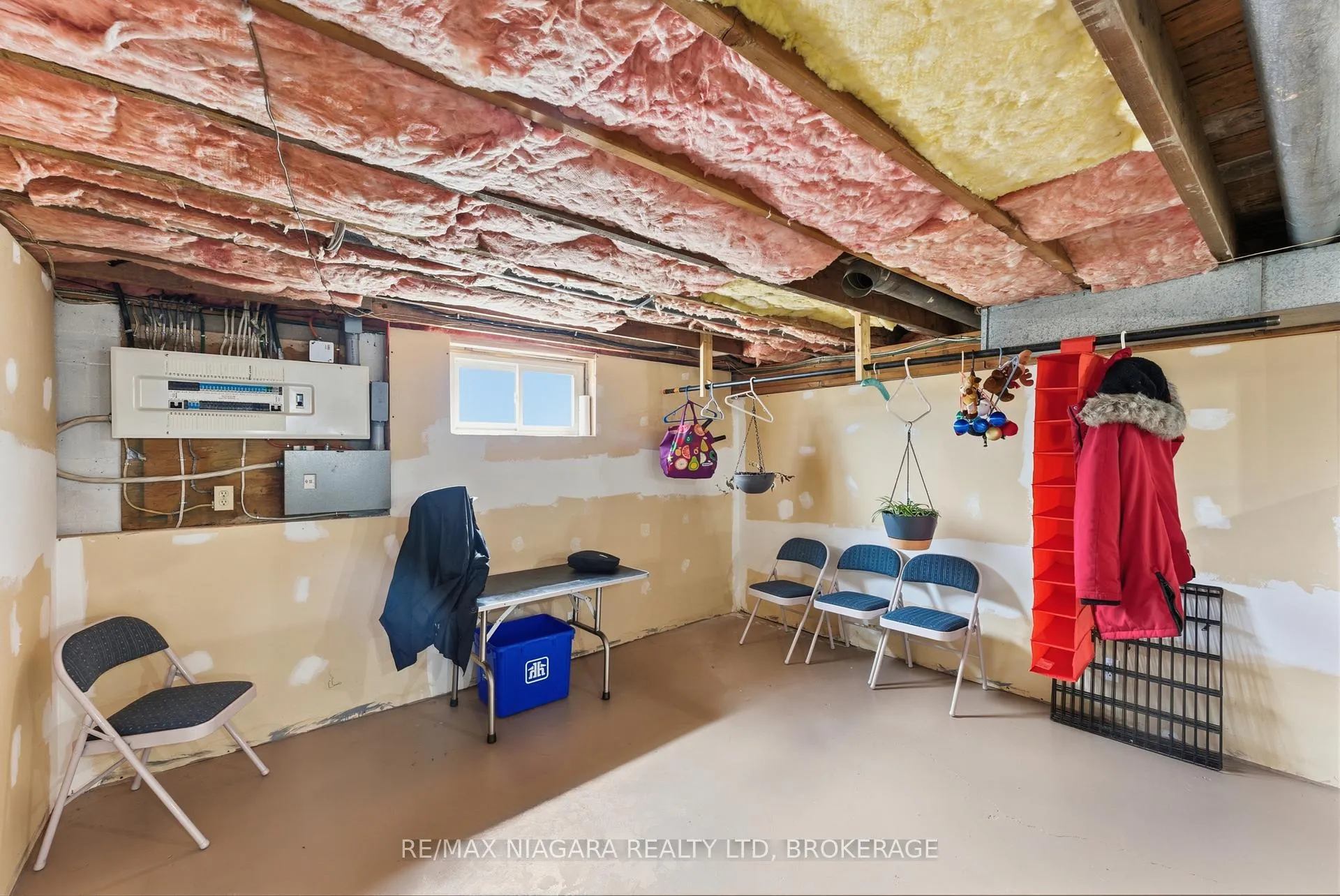 Photo 21 of 566 Holloway Bay Road, Port Colborne, Sherkston — HOMEH