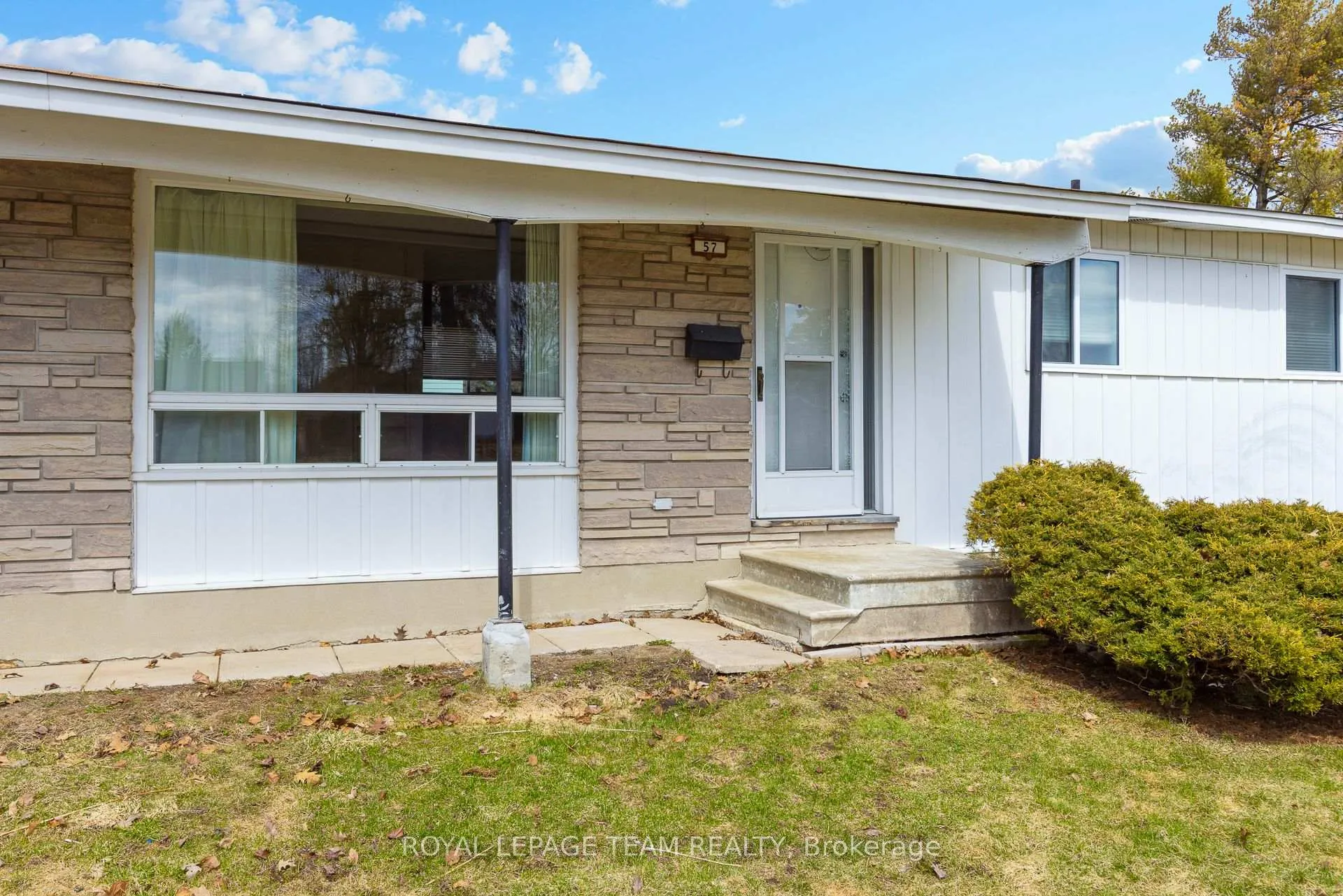 Photo 3 of 57 Sullivan Avenue, Ottawa, Meadowlands/Crestview — HOMEH