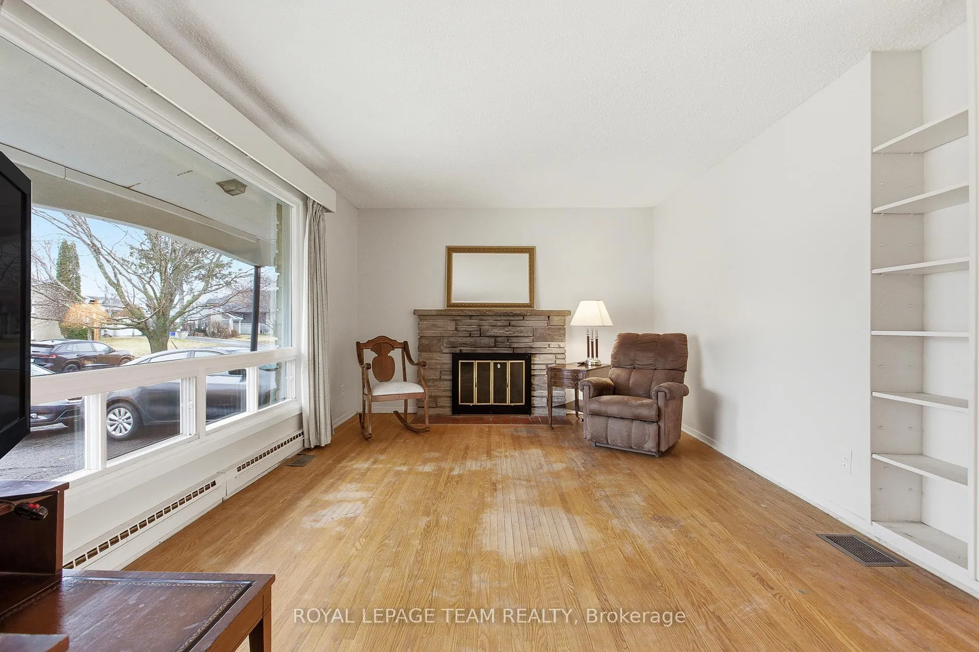 Photo 6 of 57 Sullivan Avenue, Ottawa, Meadowlands/Crestview — HOMEH