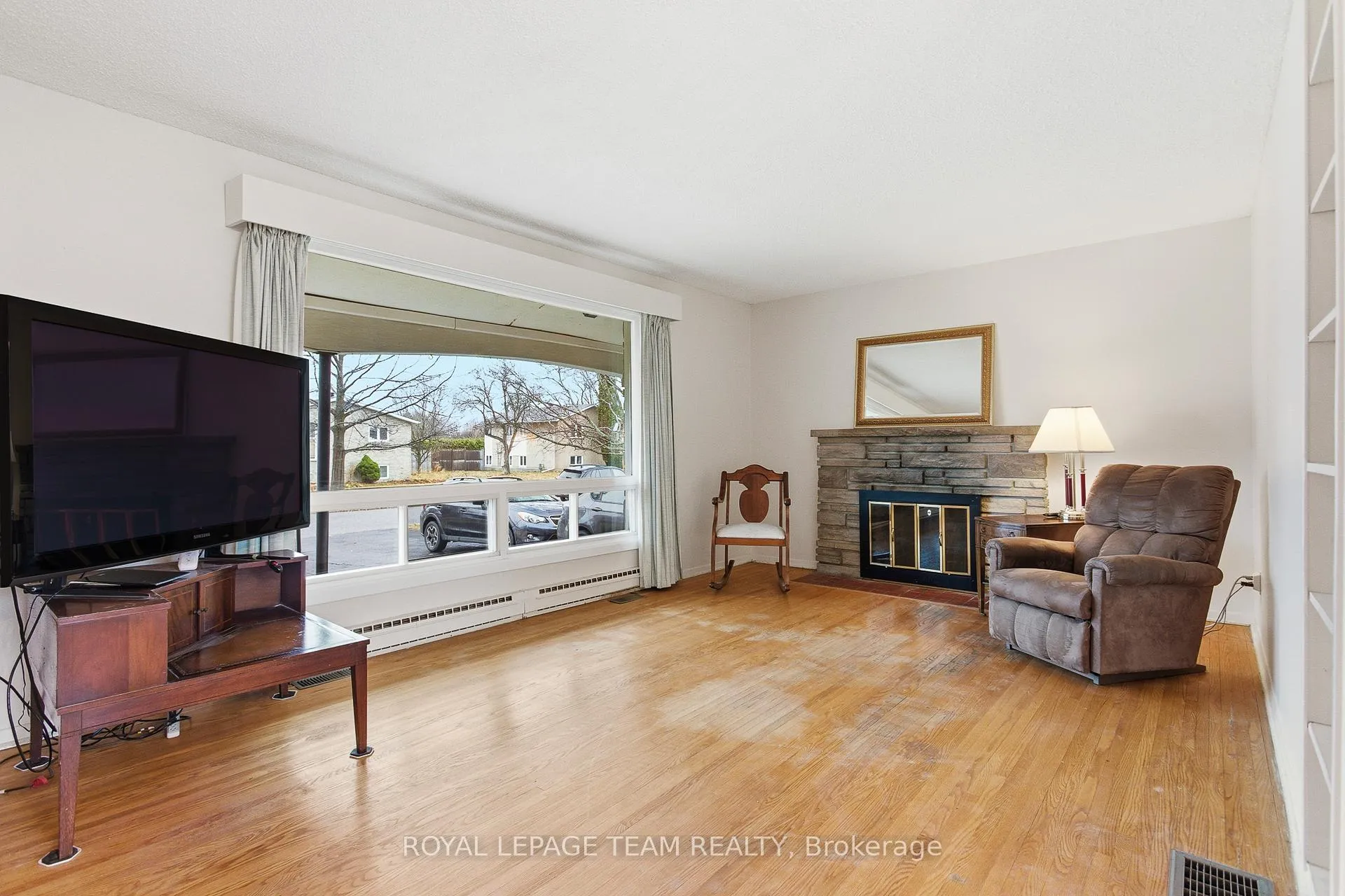Photo 7 of 57 Sullivan Avenue, Ottawa, Meadowlands/Crestview — HOMEH