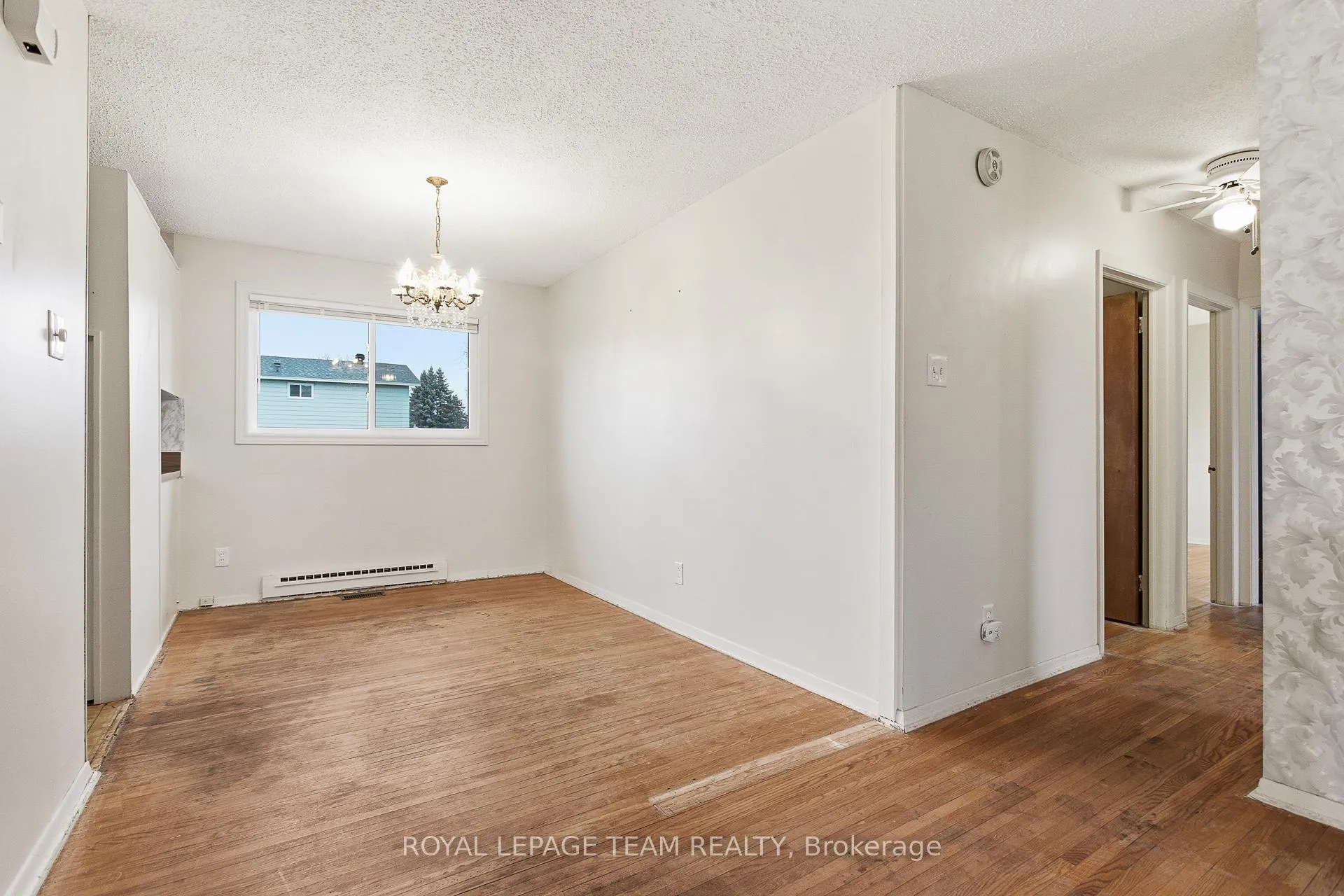 Photo 9 of 57 Sullivan Avenue, Ottawa, Meadowlands/Crestview — HOMEH