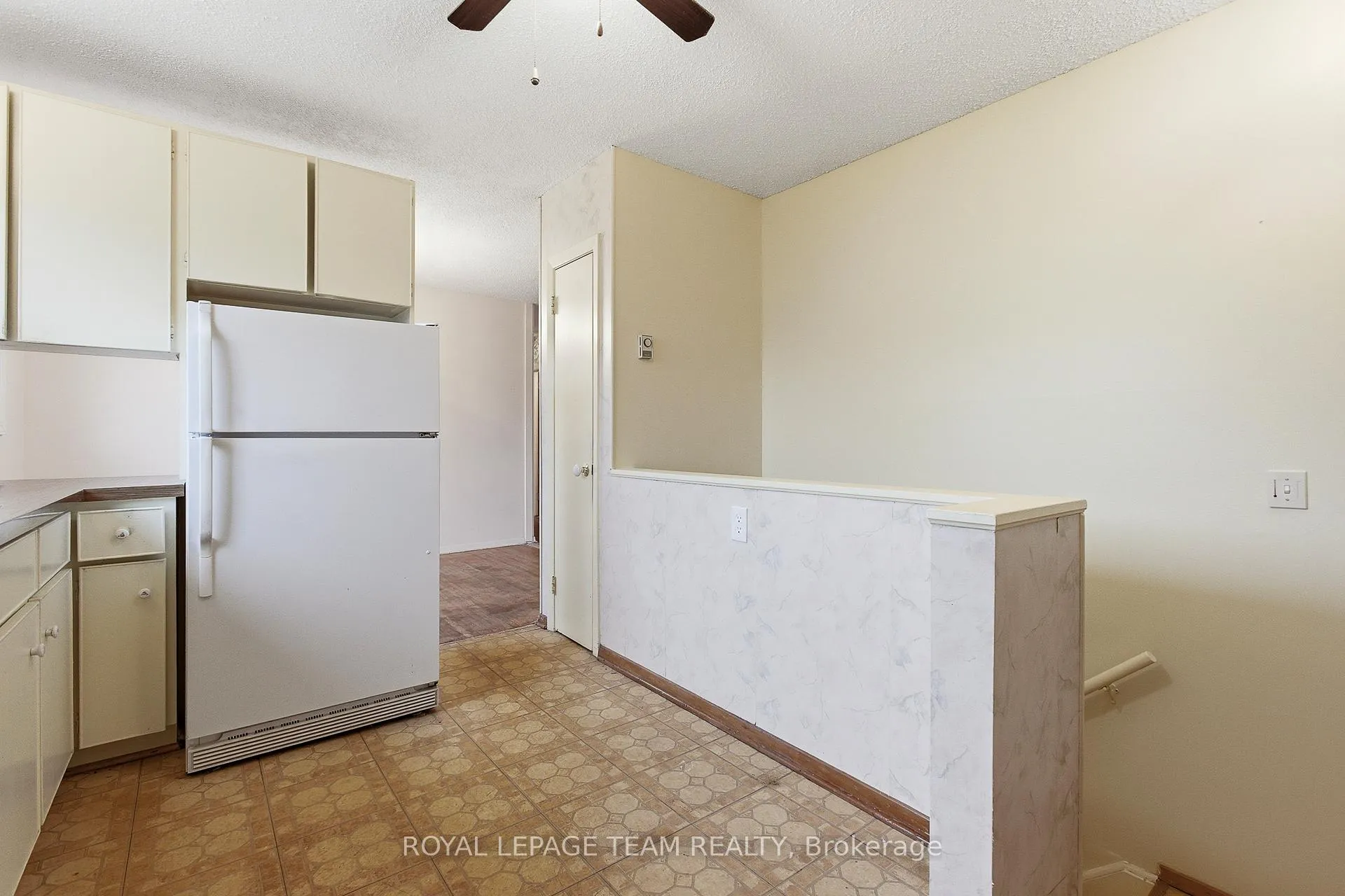 Photo 12 of 57 Sullivan Avenue, Ottawa, Meadowlands/Crestview — HOMEH
