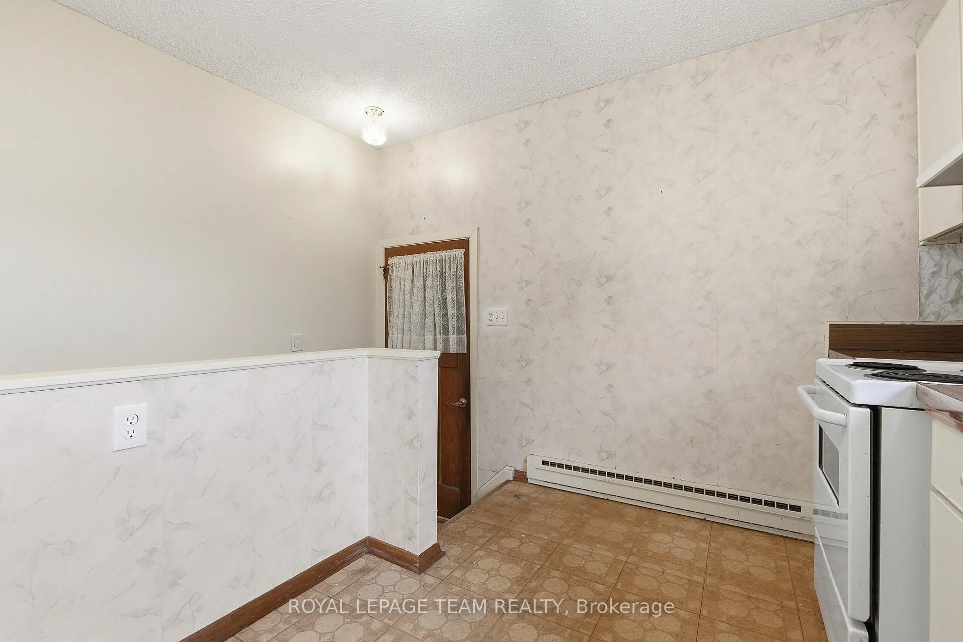 Photo 25 of 57 Sullivan Avenue, Ottawa, Meadowlands/Crestview — HOMEH