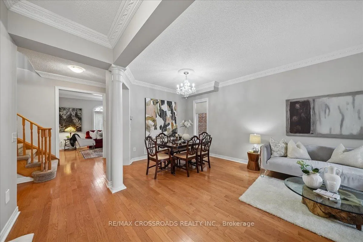 Photo 5 of 11 Cottingham Street, Markham, Berczy — HOMEH