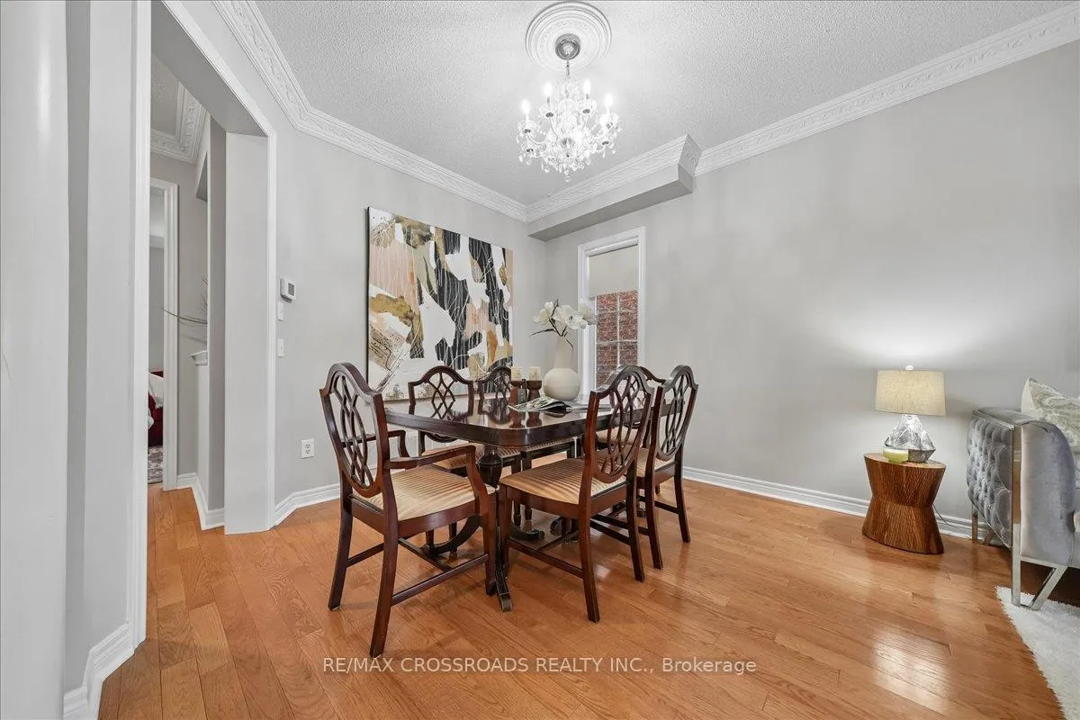 Photo 7 of 11 Cottingham Street, Markham, Berczy — HOMEH