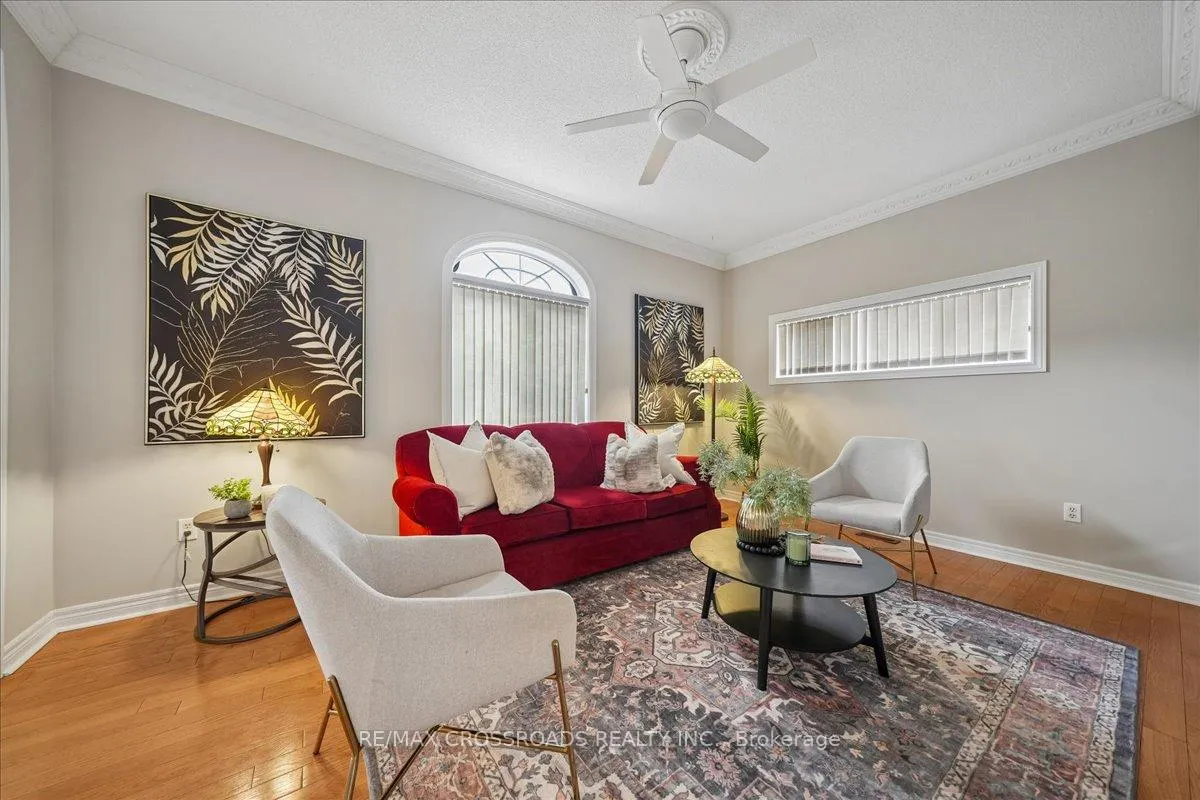Photo 9 of 11 Cottingham Street, Markham, Berczy — HOMEH
