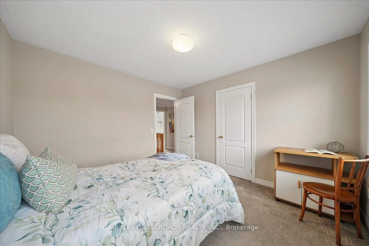 Photo 24 of 11 Cottingham Street, Markham, Berczy — HOMEH