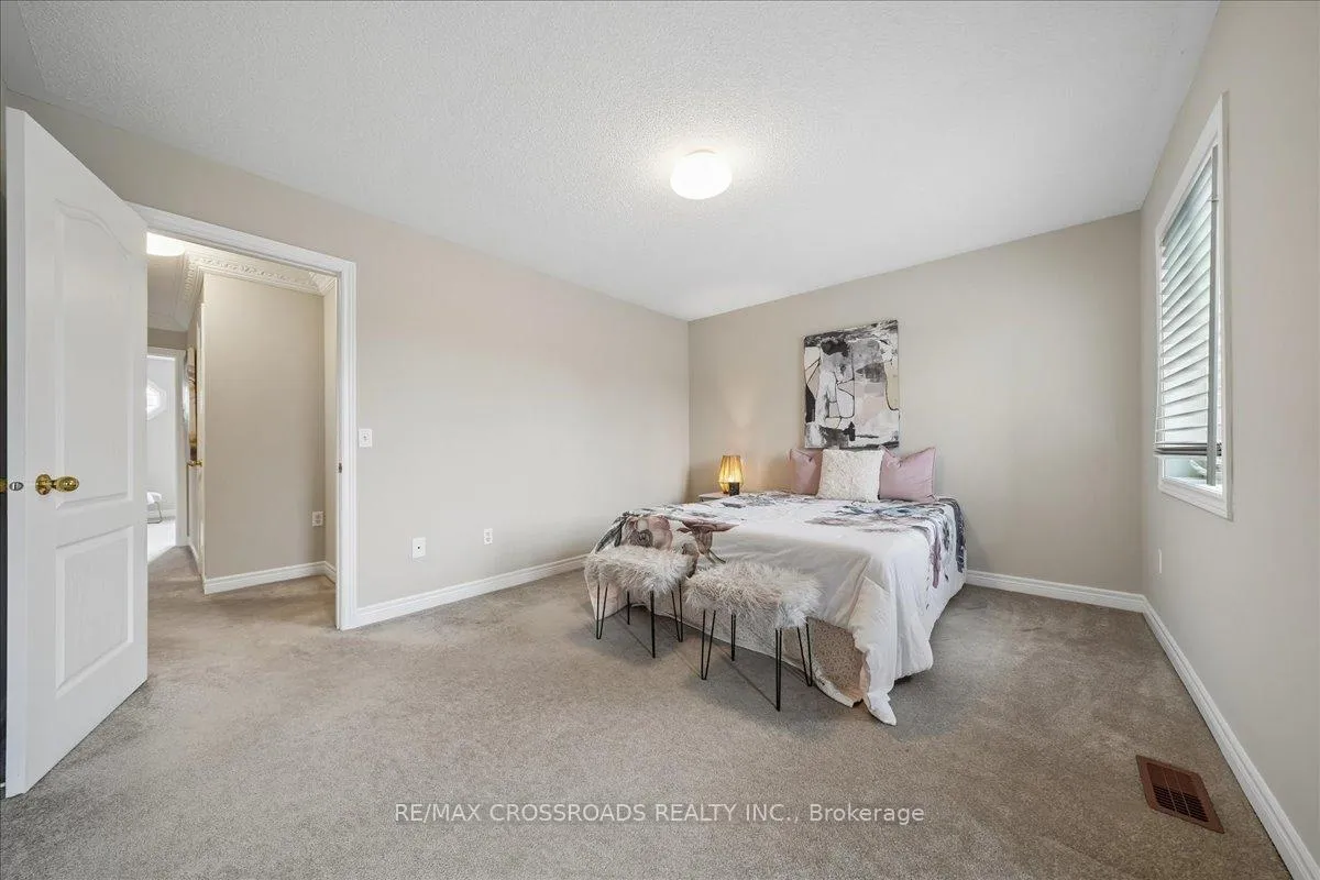 Photo 26 of 11 Cottingham Street, Markham, Berczy — HOMEH