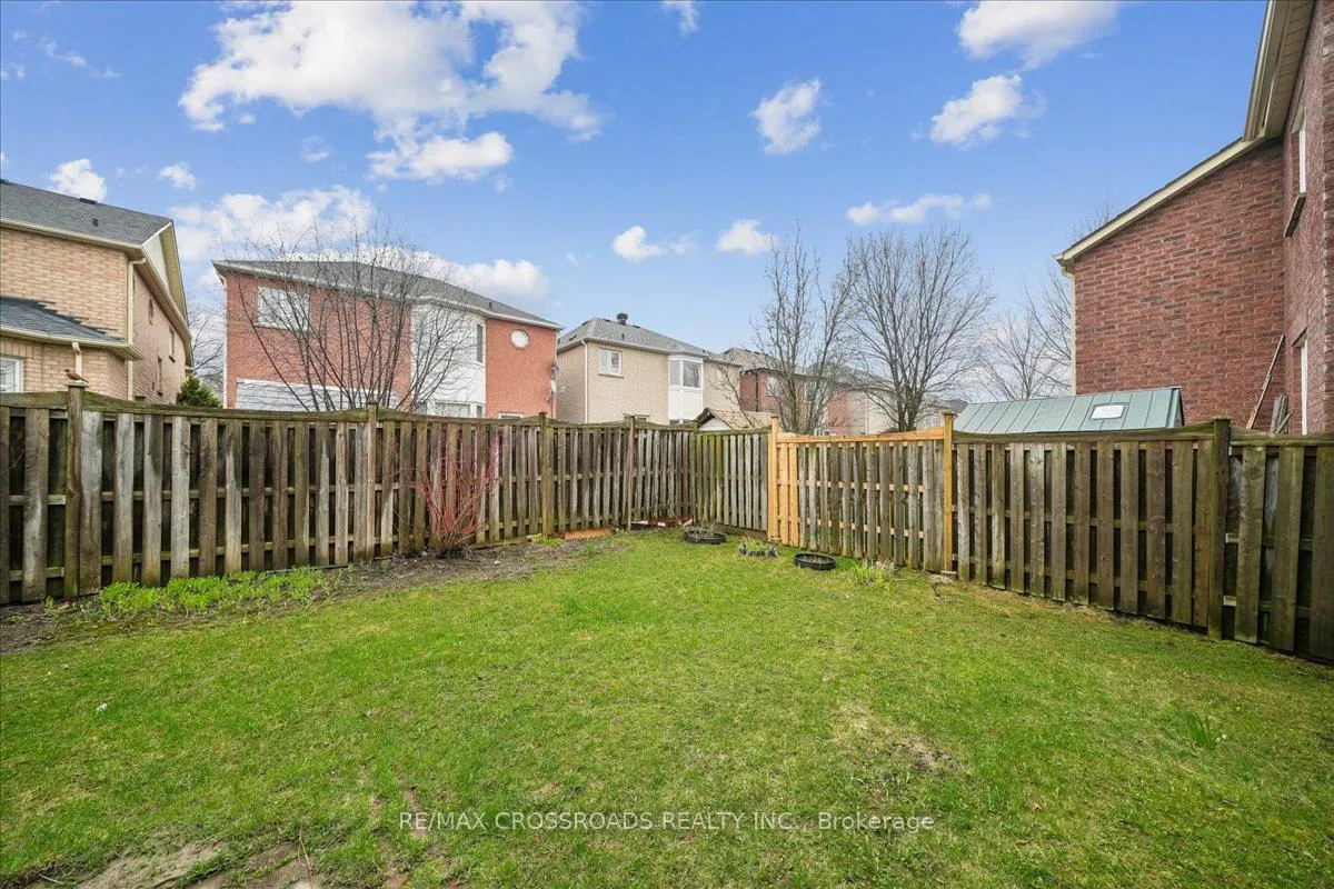 Photo 38 of 11 Cottingham Street, Markham, Berczy — HOMEH