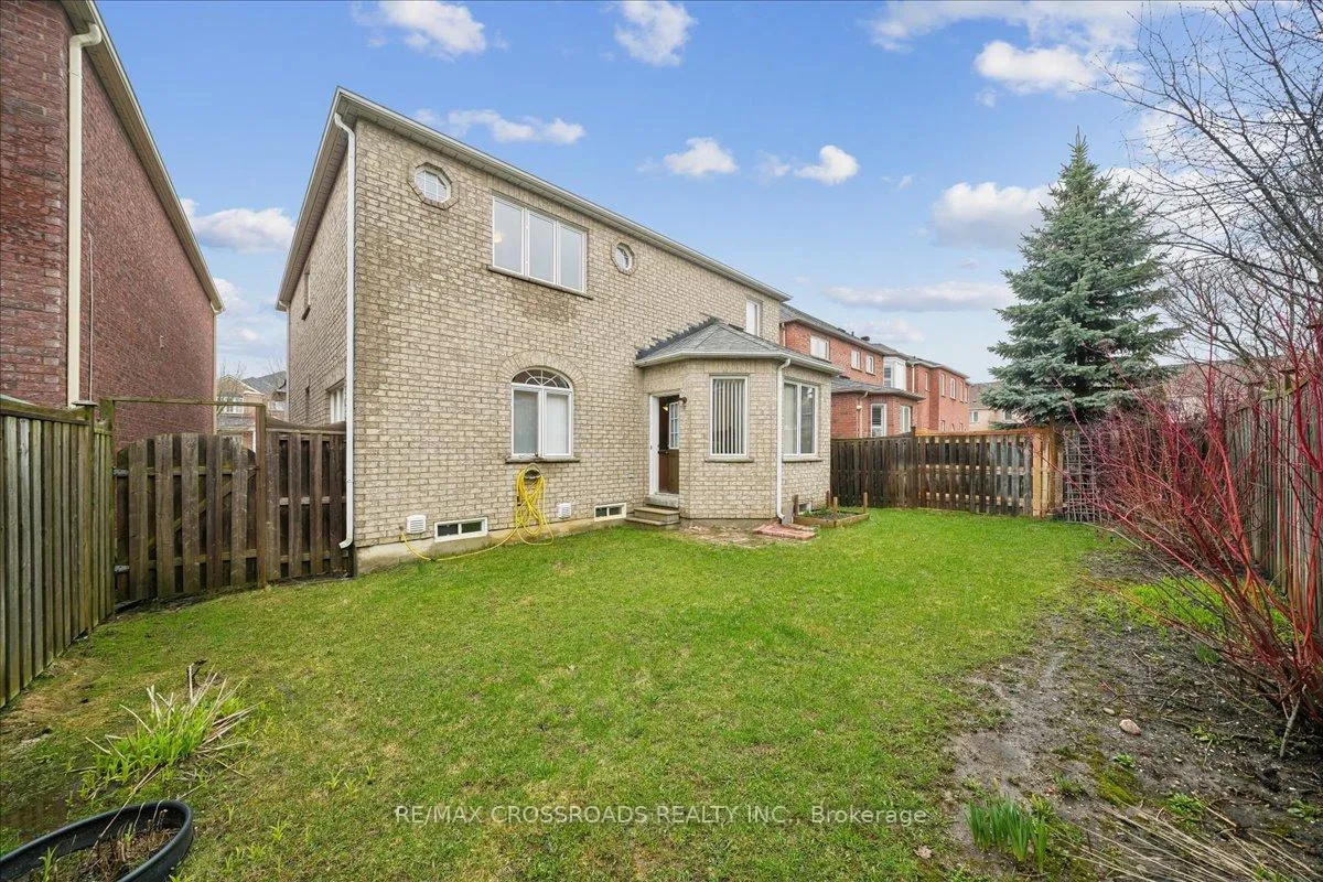 Photo 39 of 11 Cottingham Street, Markham, Berczy — HOMEH