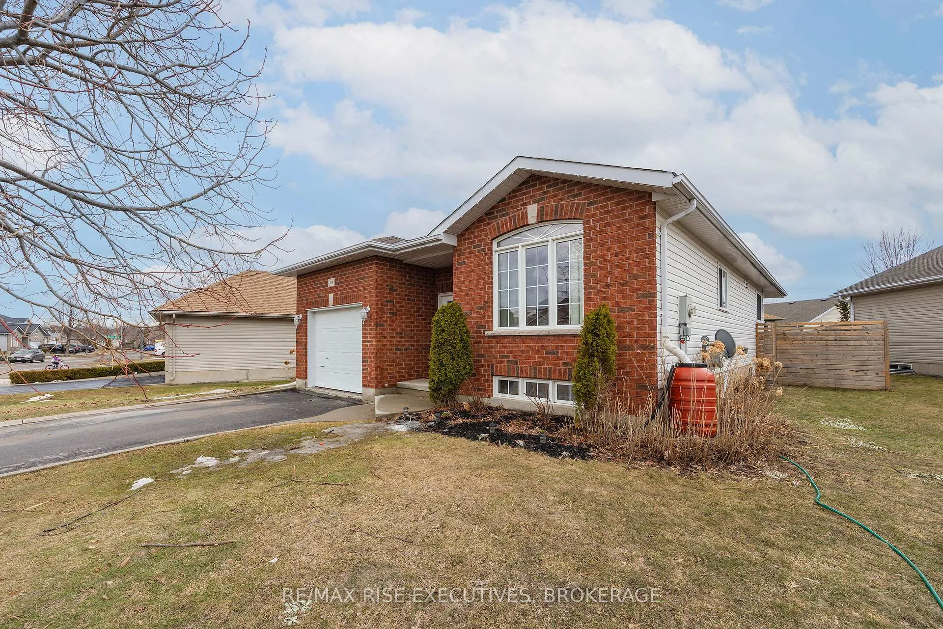 Photo 2 of 414 Abbot Street, Kingston, City Northwest — HOMEH