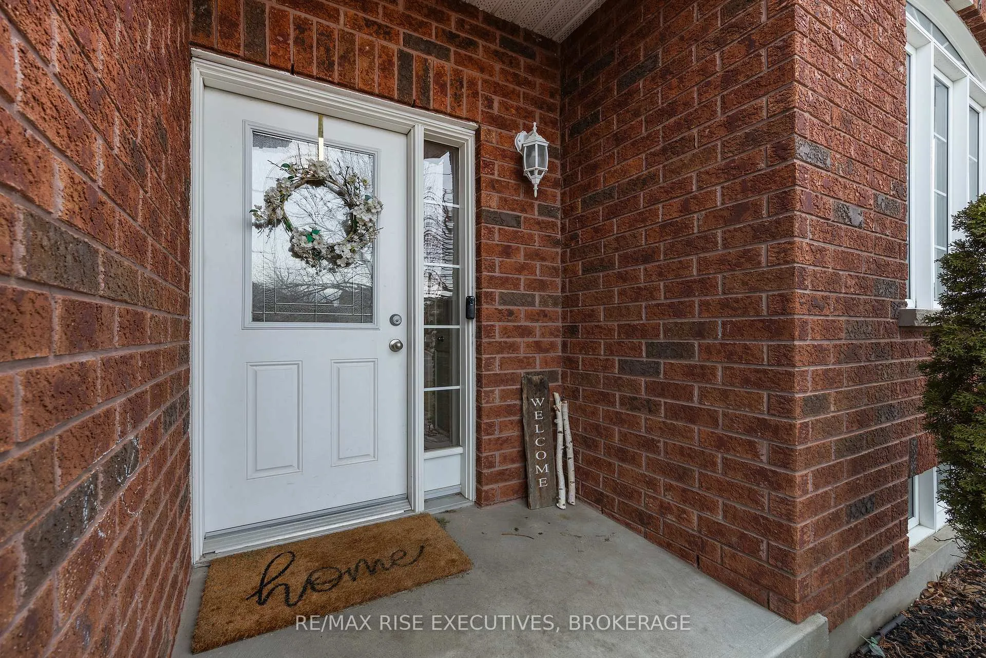 Photo 3 of 414 Abbot Street, Kingston, City Northwest — HOMEH