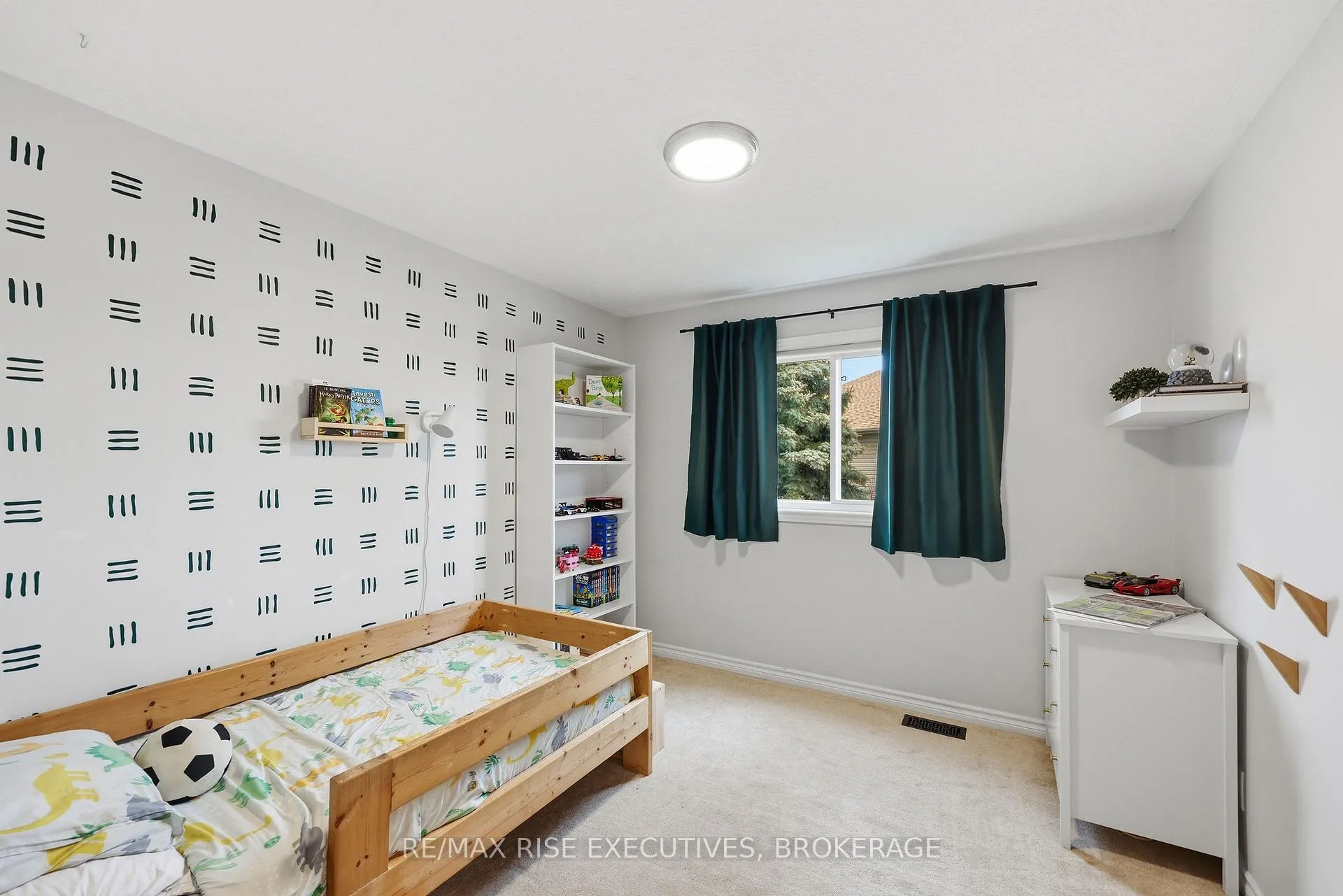 Photo 28 of 414 Abbot Street, Kingston, City Northwest — HOMEH