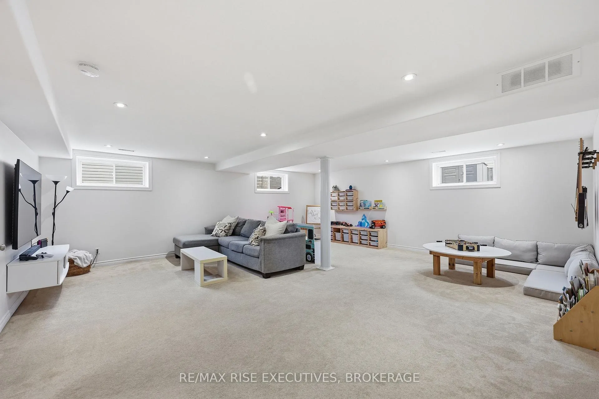 Photo 33 of 414 Abbot Street, Kingston, City Northwest — HOMEH