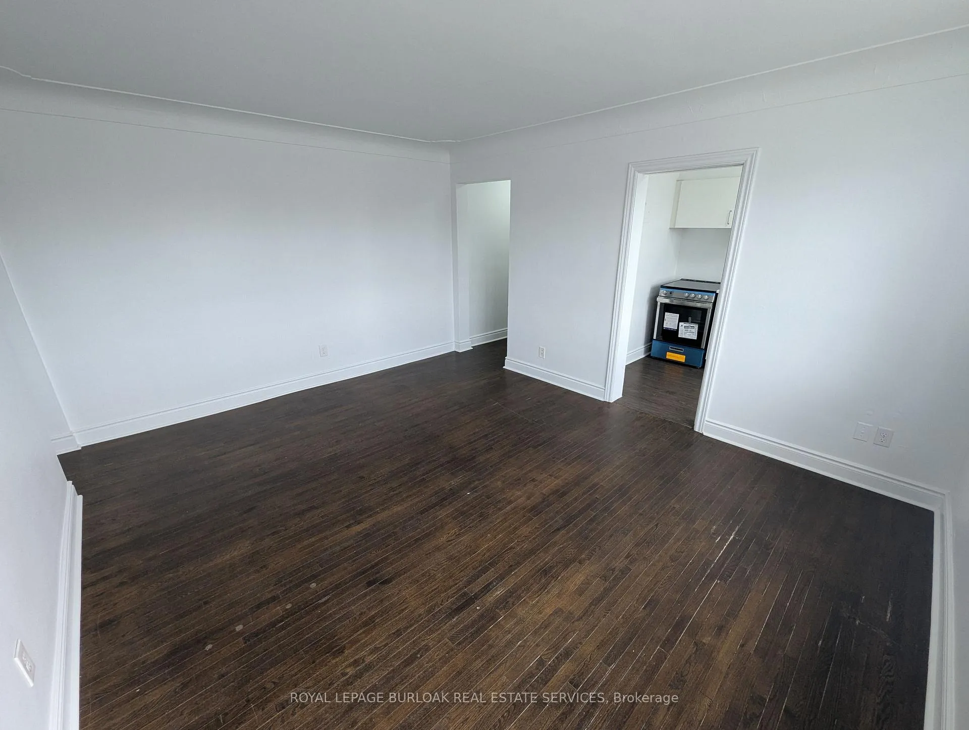 Photo 3 of Unit 3, 849 Brant Street, Burlington, Brant — HOMEH