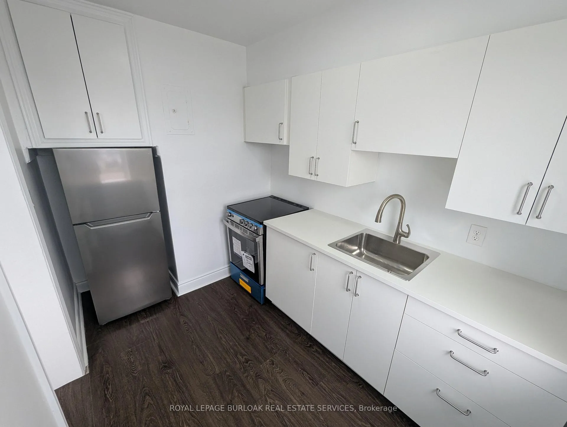 Photo 5 of Unit 3, 849 Brant Street, Burlington, Brant — HOMEH