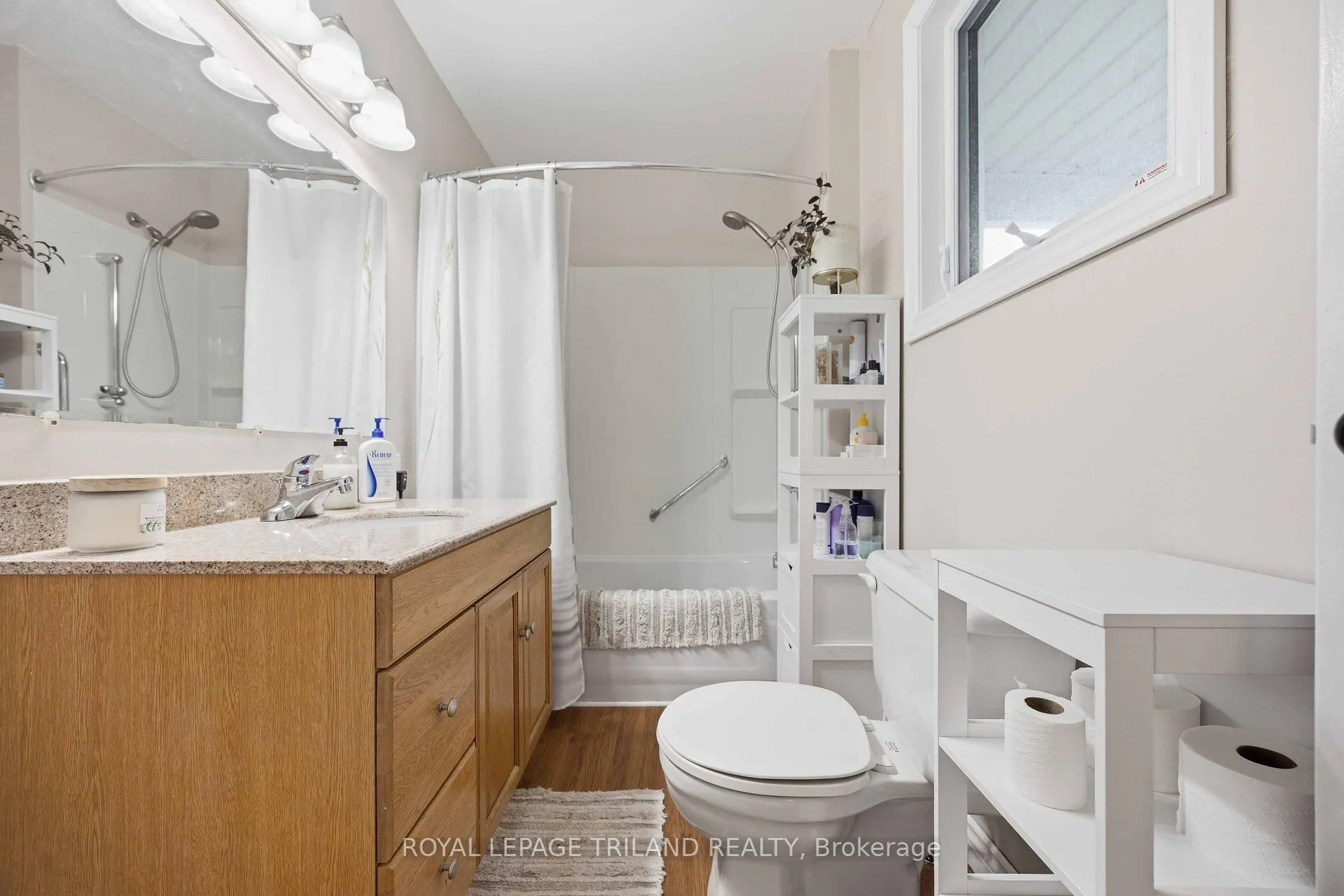 Photo 16 of 8376 Townsend Line, Lambton Shores, Arkona — HOMEH