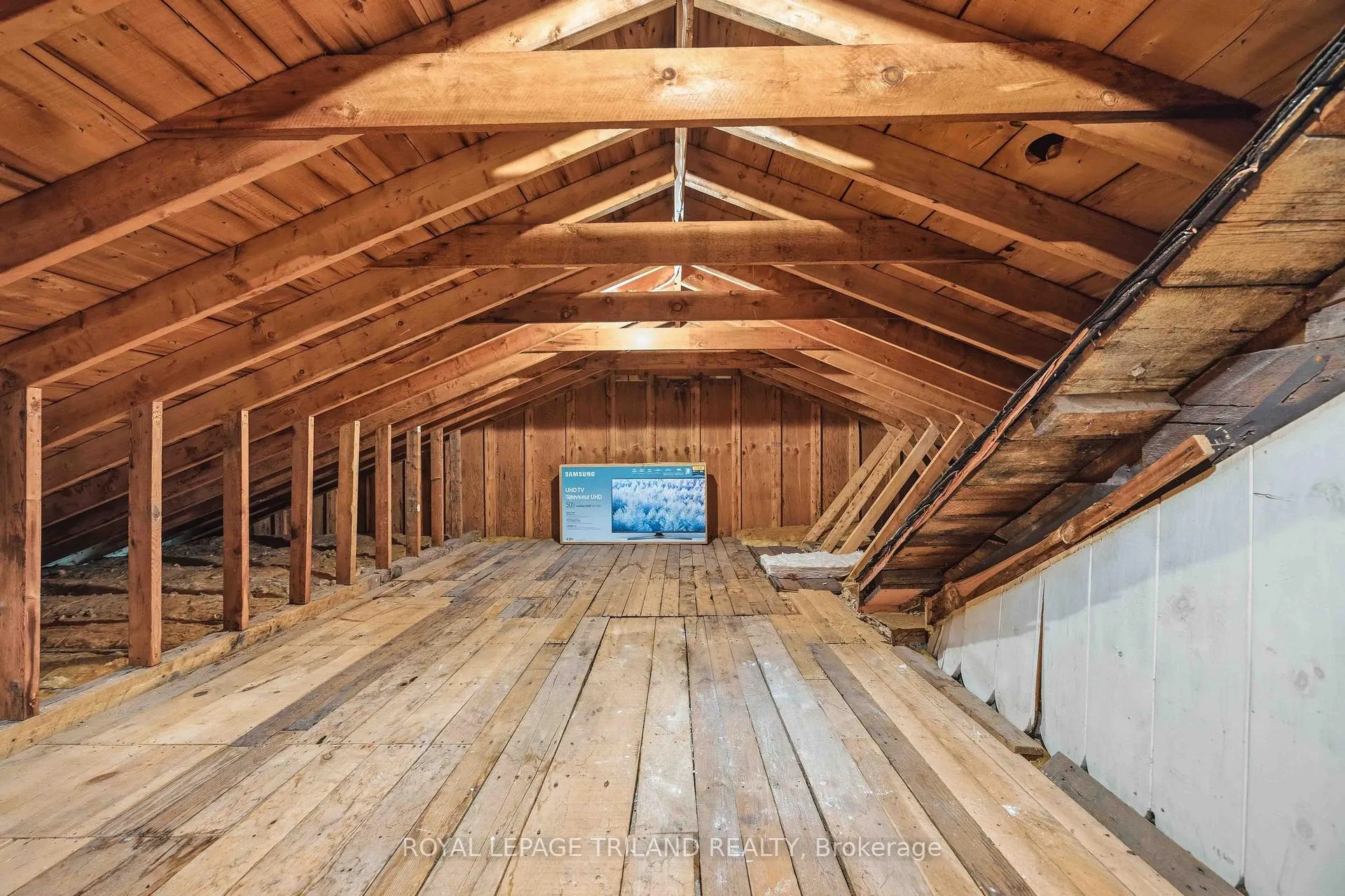 Photo 28 of 8376 Townsend Line, Lambton Shores, Arkona — HOMEH