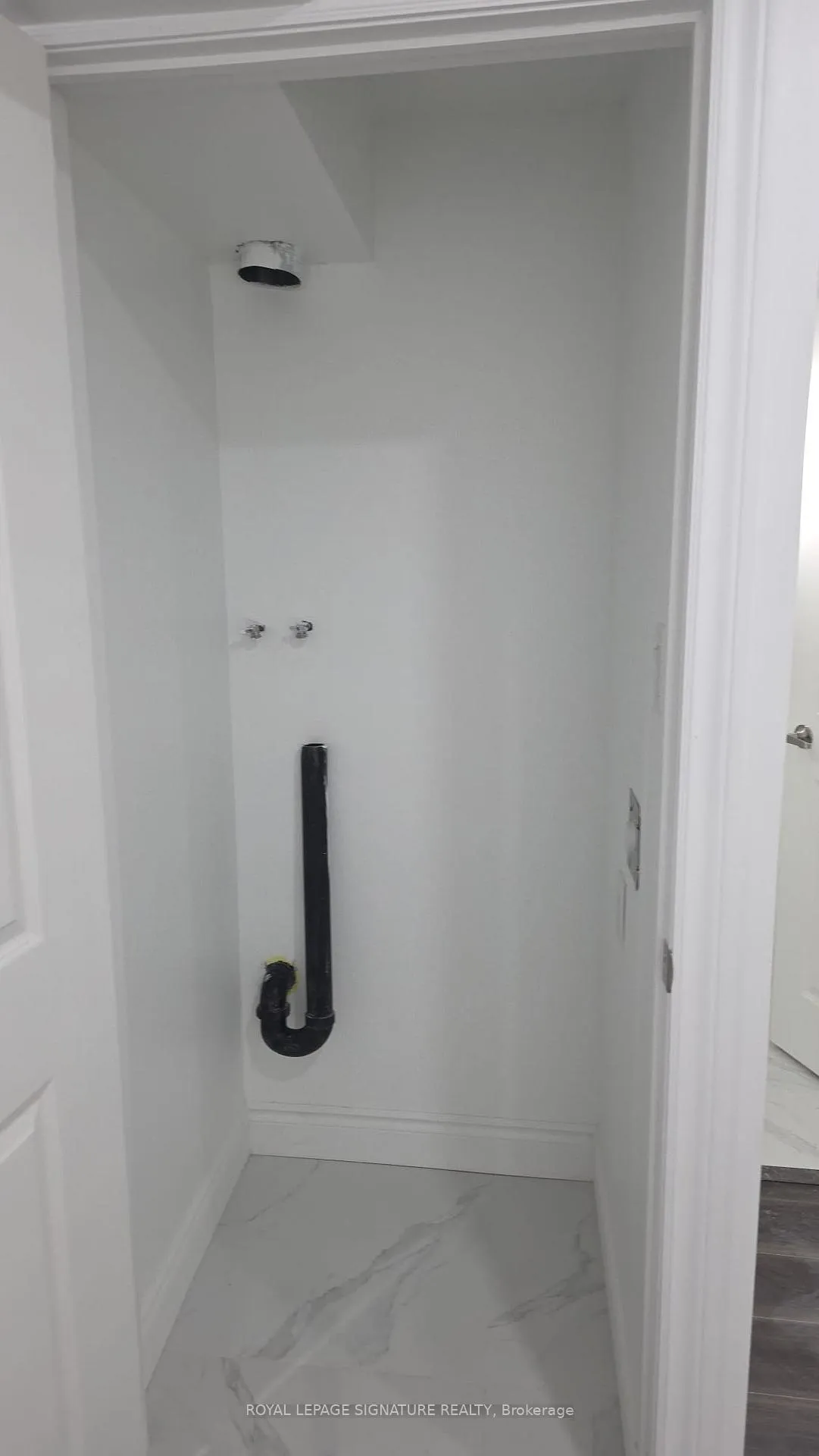 Photo 4 of Unit Bsmt, 28 Bagnell Crescent, Clarington, Bowmanville — HOMEH