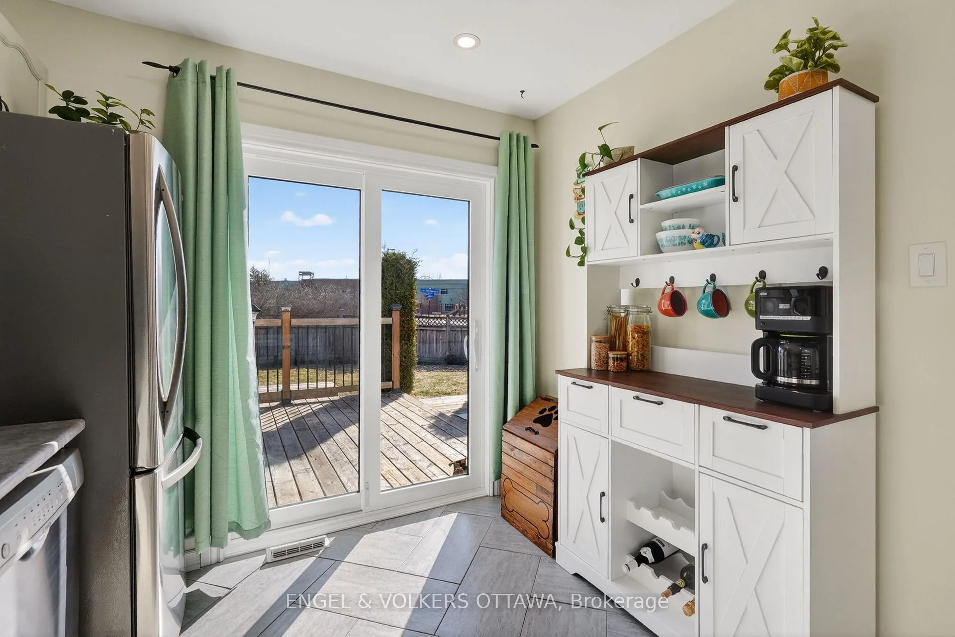 Photo 17 of 1499 Corsham Avenue, Ottawa, Fallingbrook/Pineridge — HOMEH